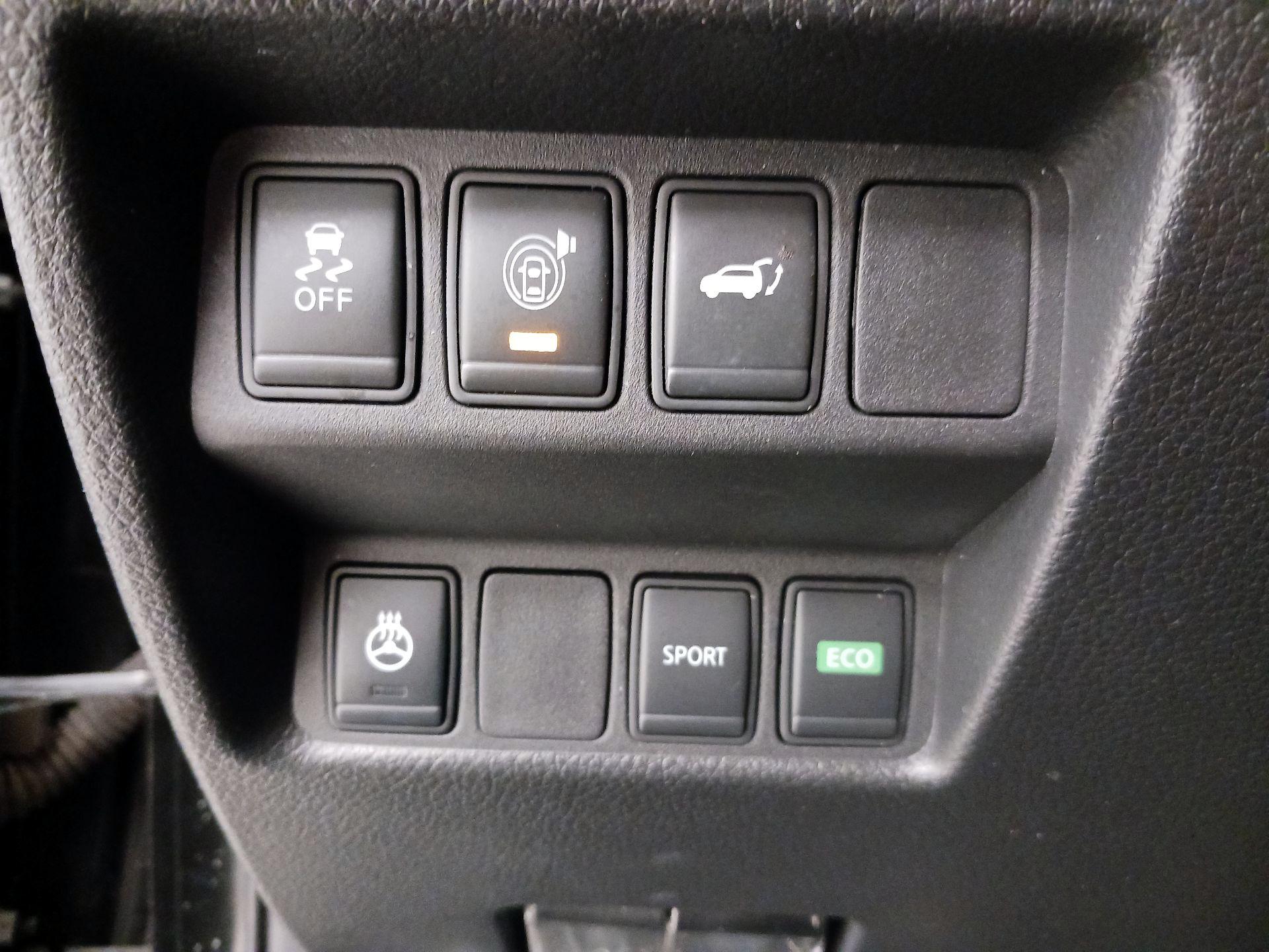 Thumbnail: 2017 Nissan Rogue - 13