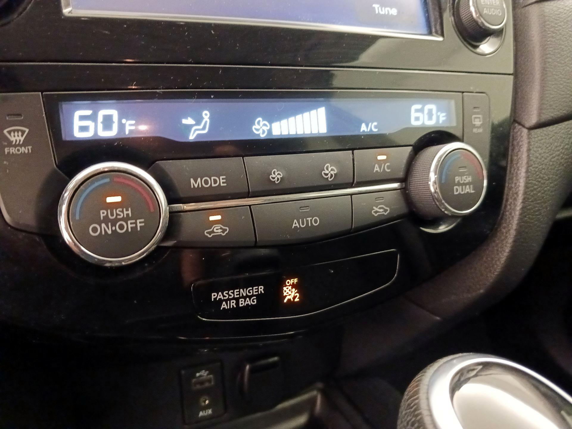 Thumbnail: 2017 Nissan Rogue - 17