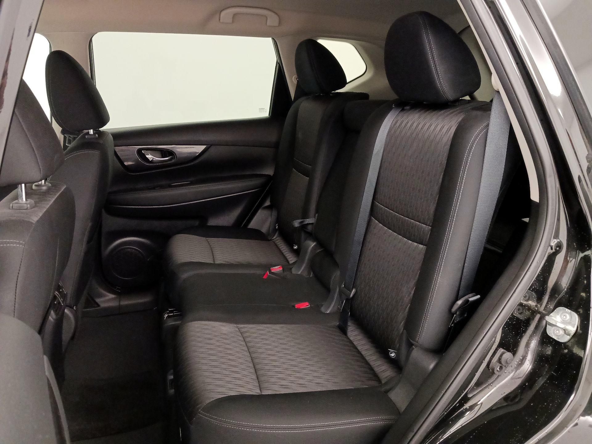 Thumbnail: 2017 Nissan Rogue - 20