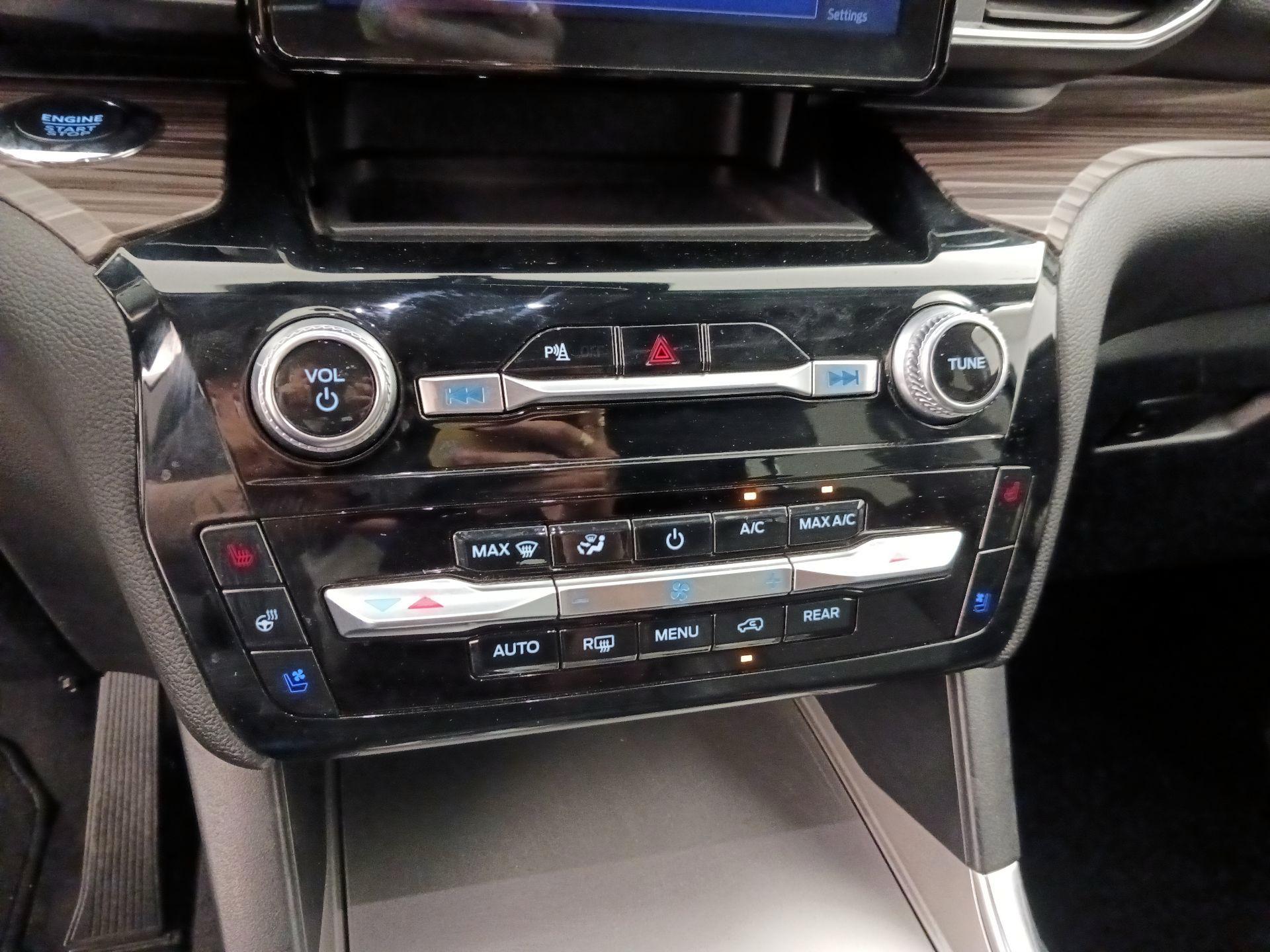 Thumbnail: 2023 Ford Explorer - 17