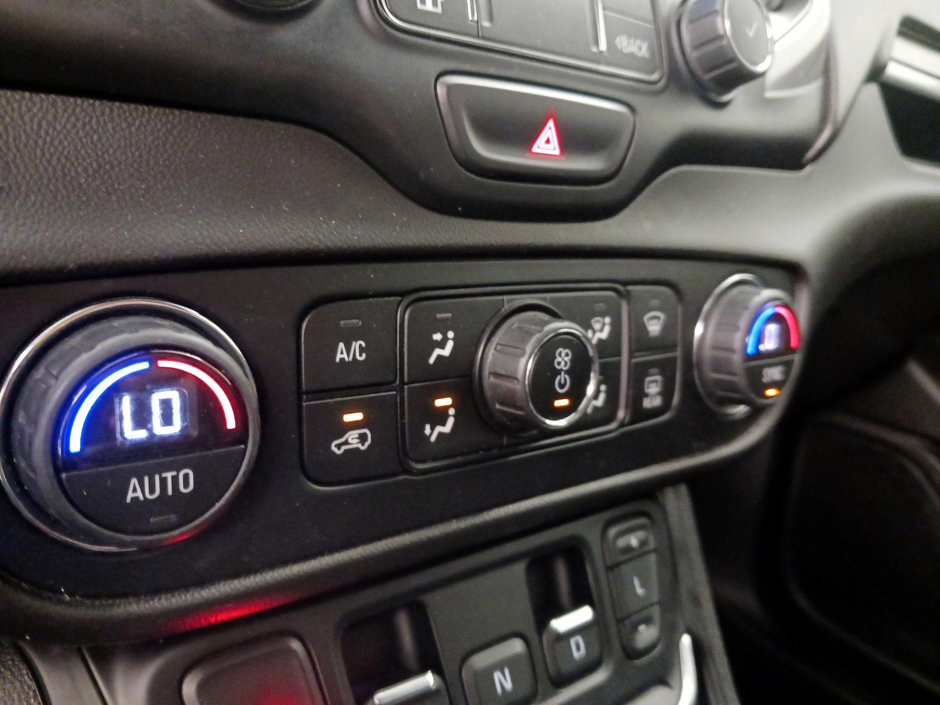 Thumbnail: 2020 GMC Terrain - 16