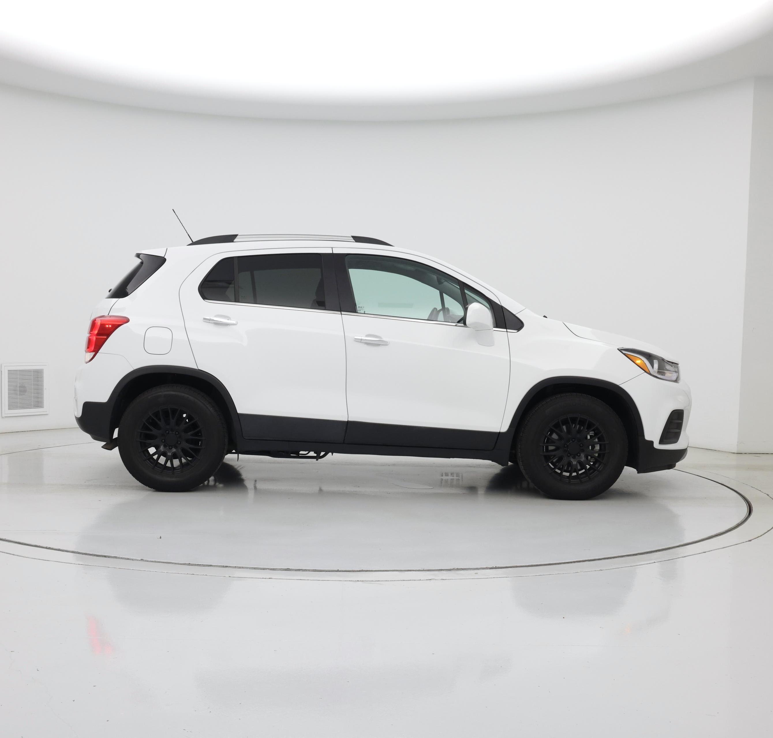 Thumbnail: 2017 Chevrolet Trax - 7