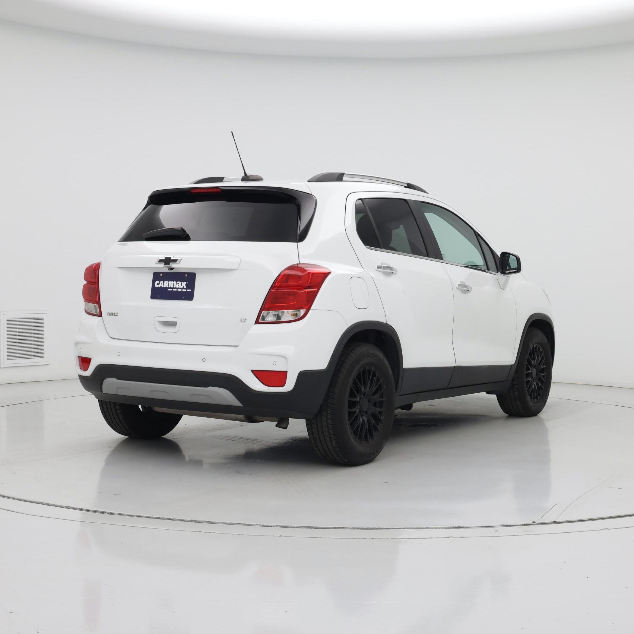 Thumbnail: 2017 Chevrolet Trax - 8