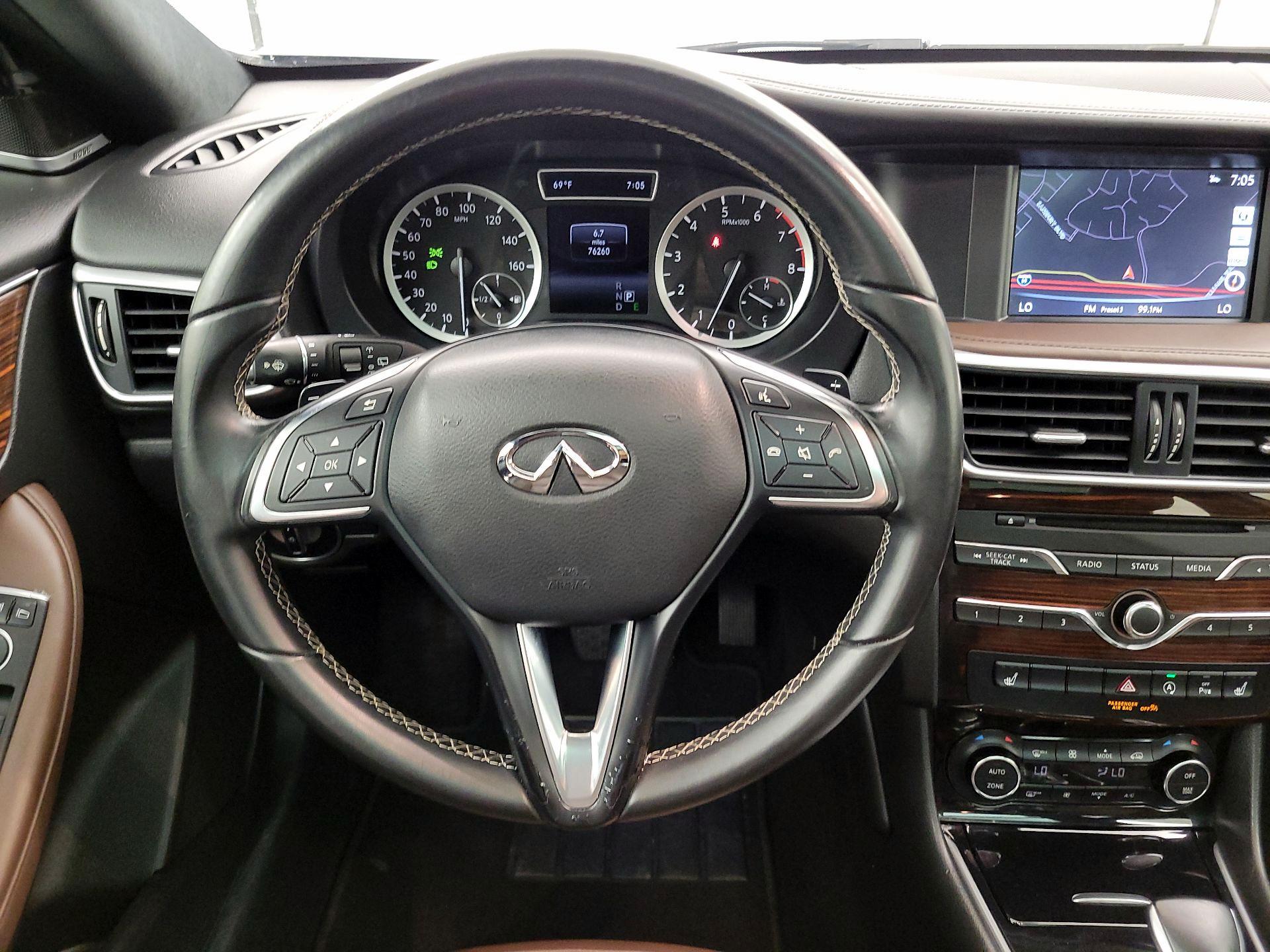 Thumbnail: 2017 INFINITI QX30 - 10