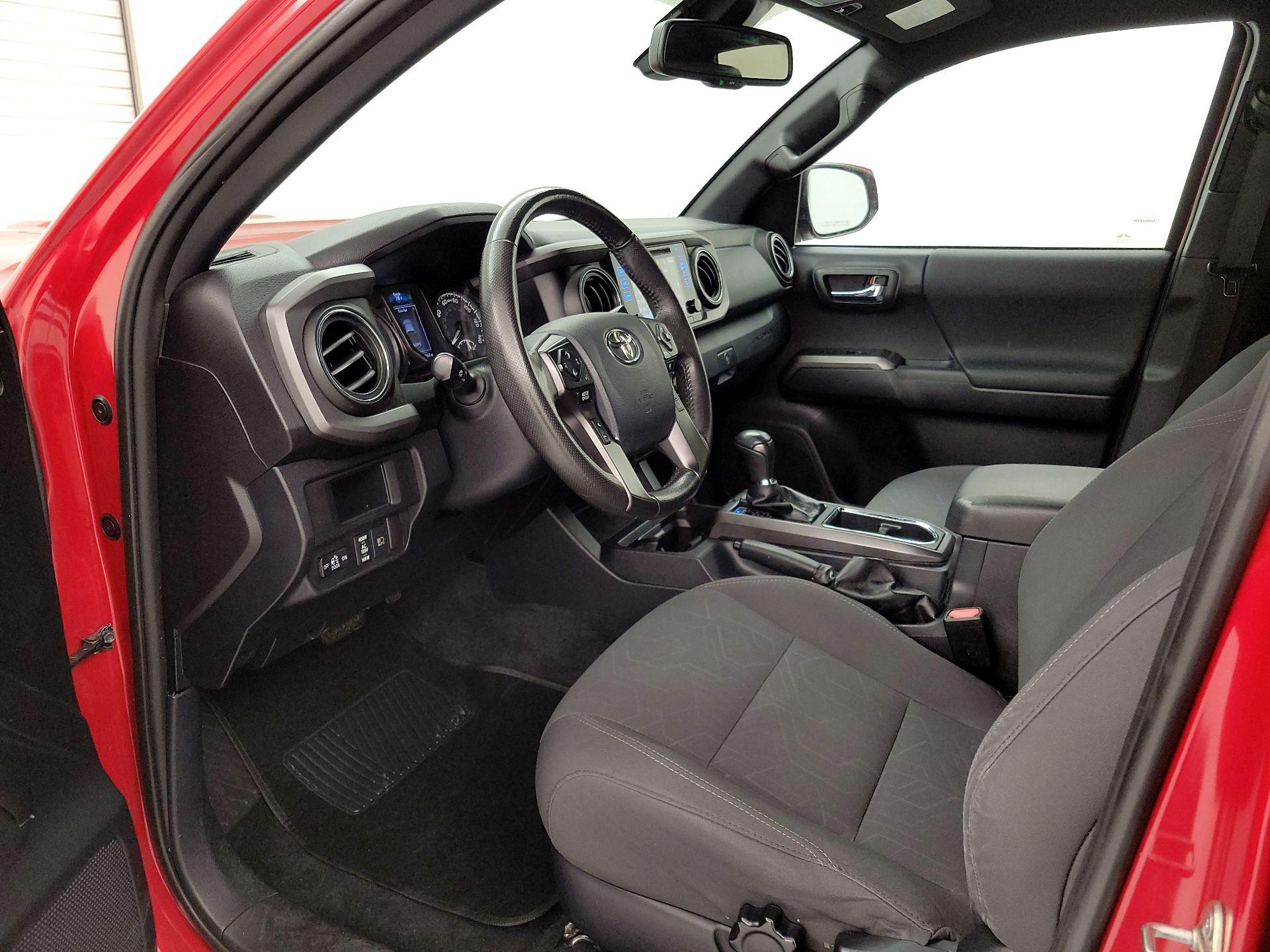 Thumbnail: 2019 Toyota Tacoma - 11
