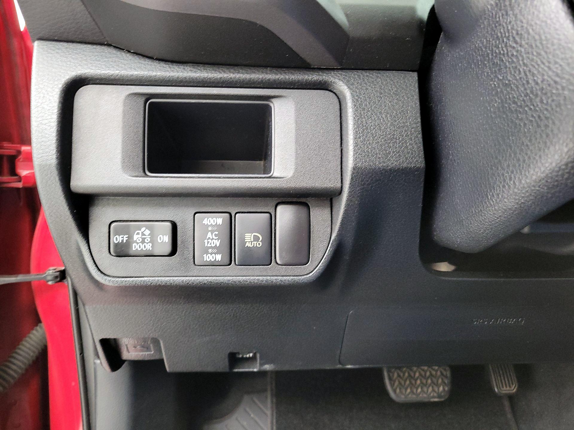 Thumbnail: 2019 Toyota Tacoma - 13