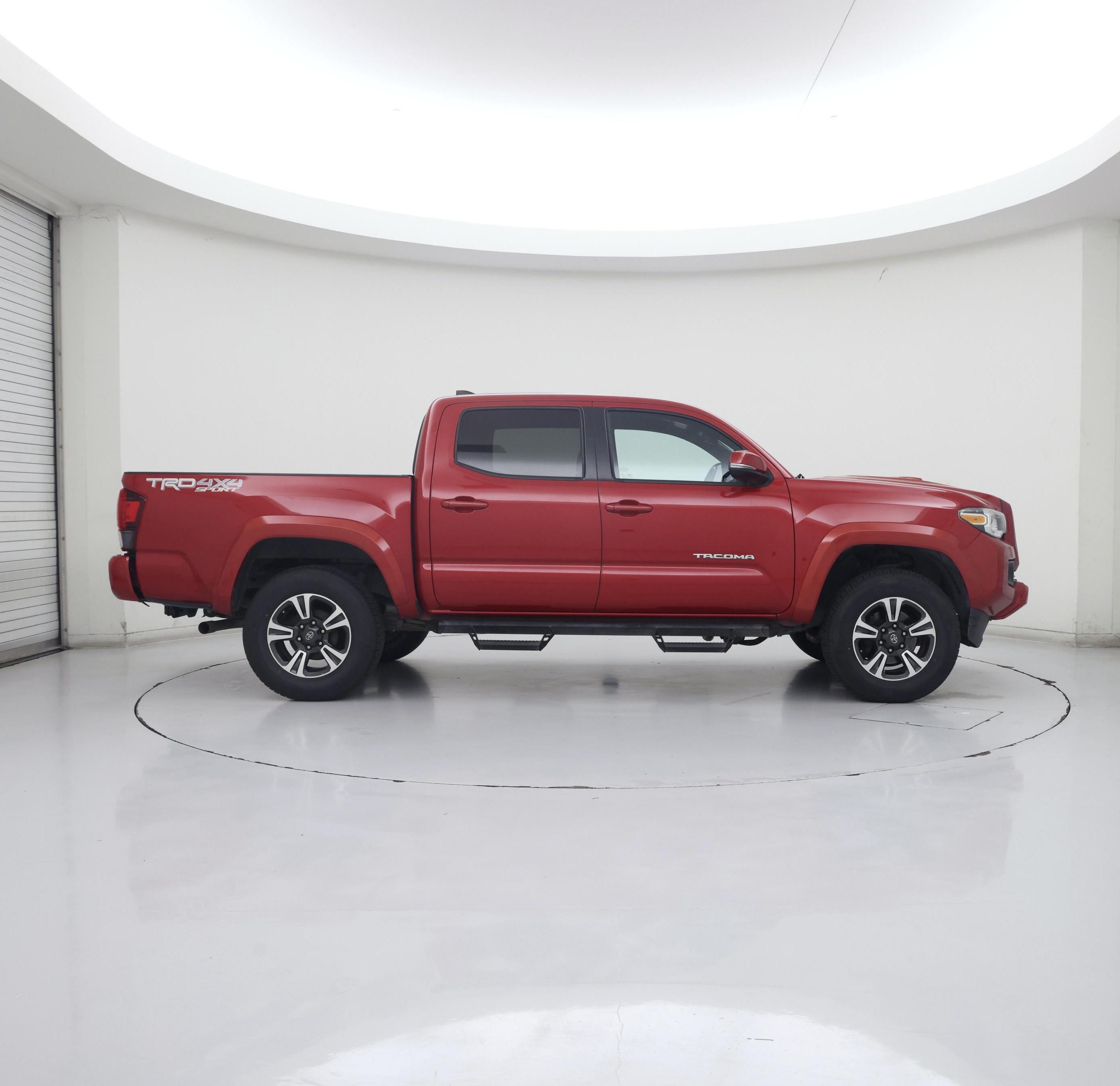 Thumbnail: 2019 Toyota Tacoma - 7