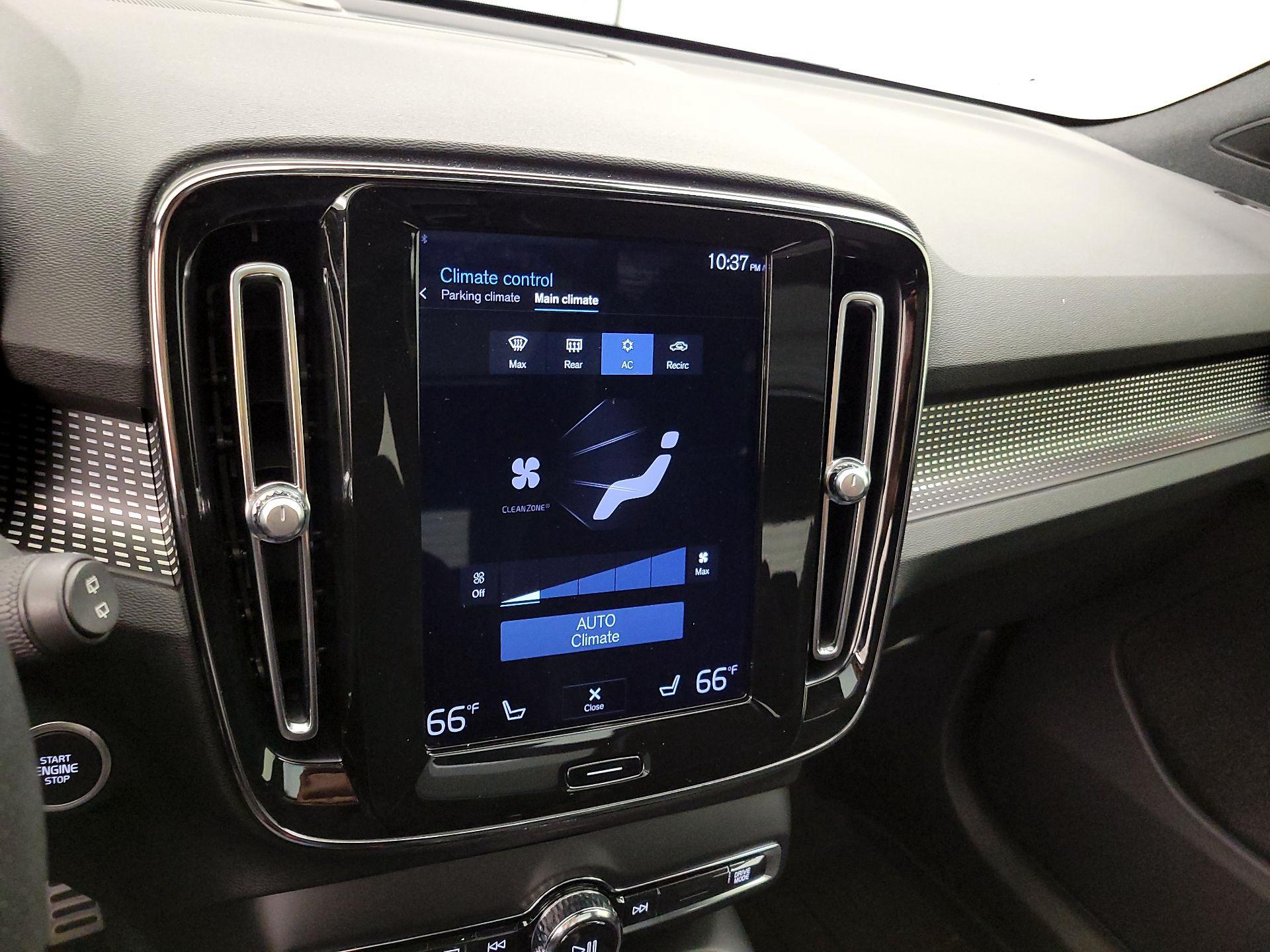 Thumbnail: 2020 Volvo XC40 - 17