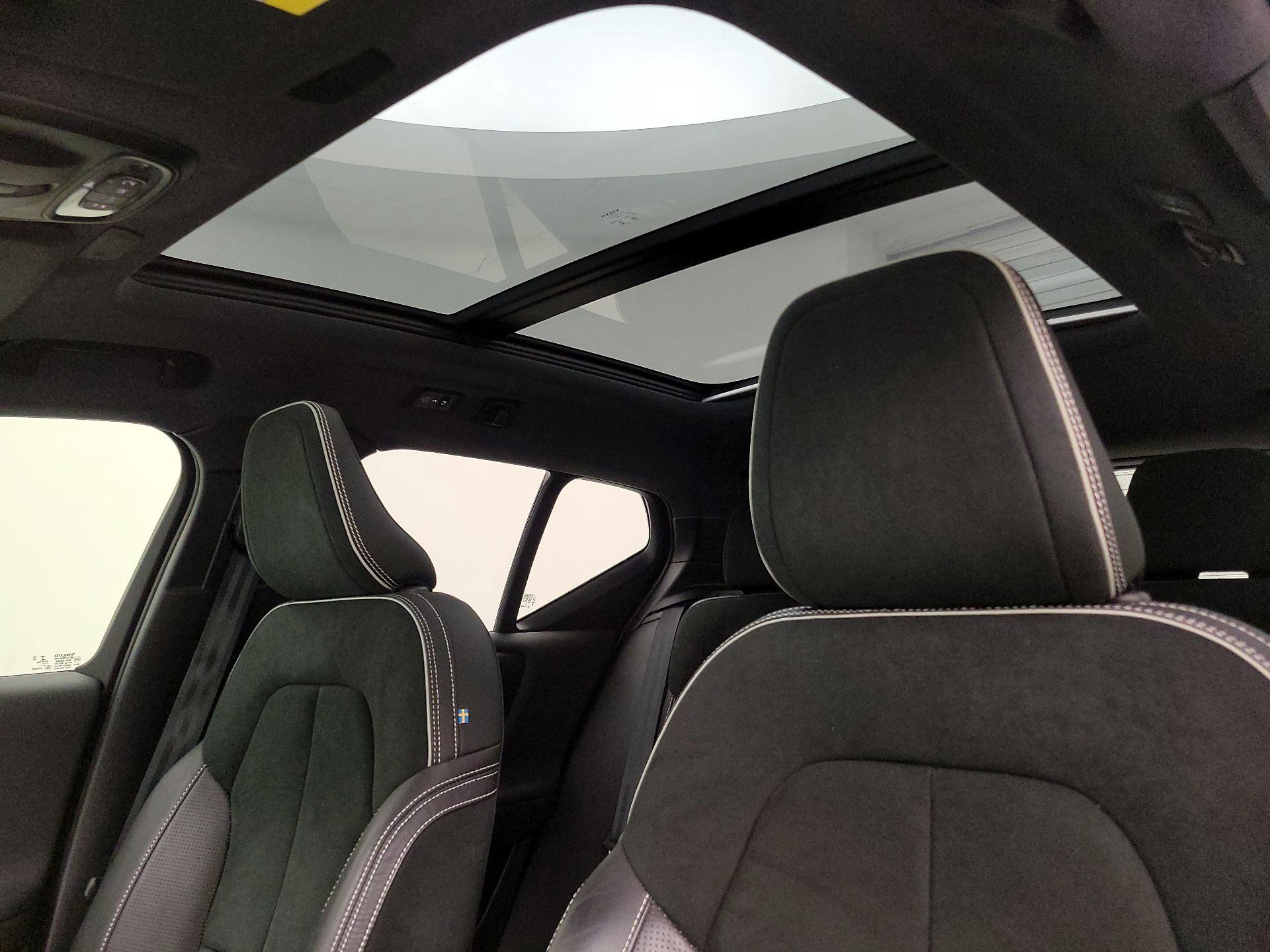 Thumbnail: 2020 Volvo XC40 - 20