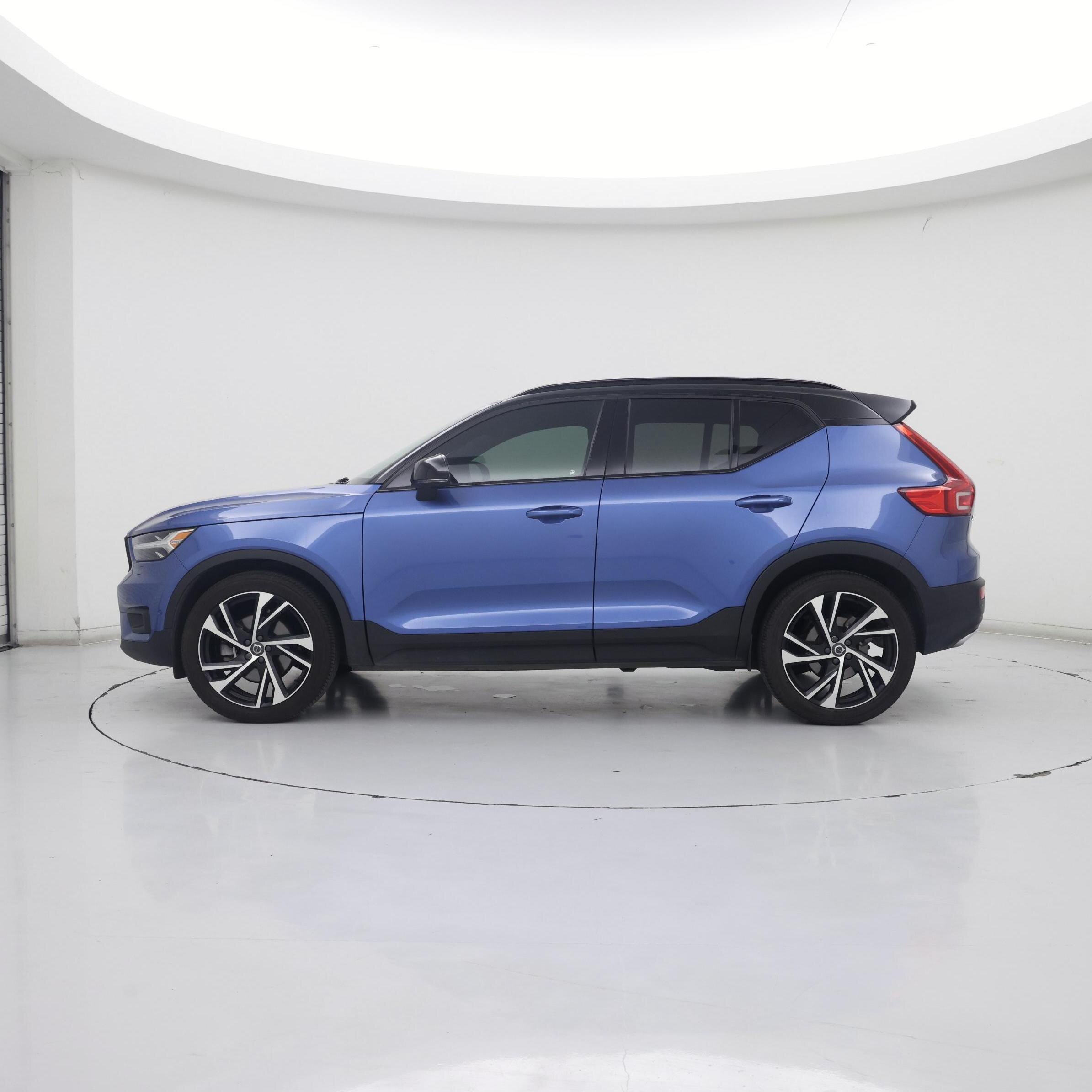 Thumbnail: 2020 Volvo XC40 - 3