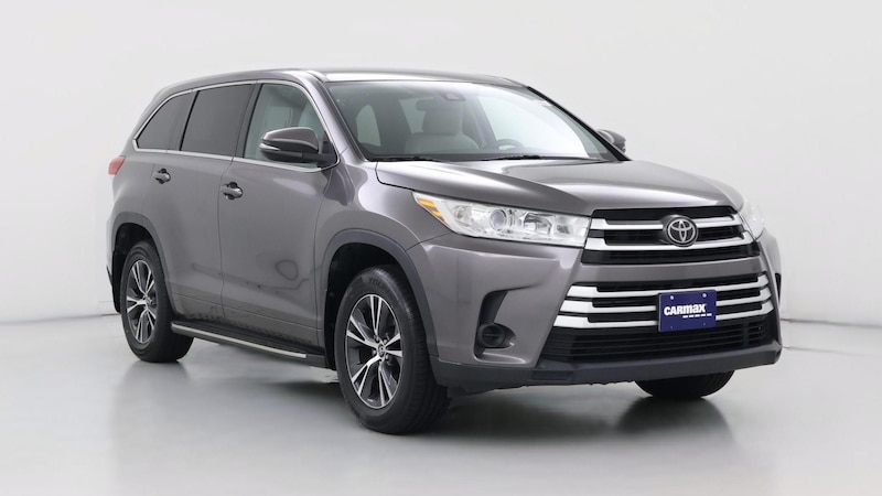 2017 Toyota Highlander LE Hero Image