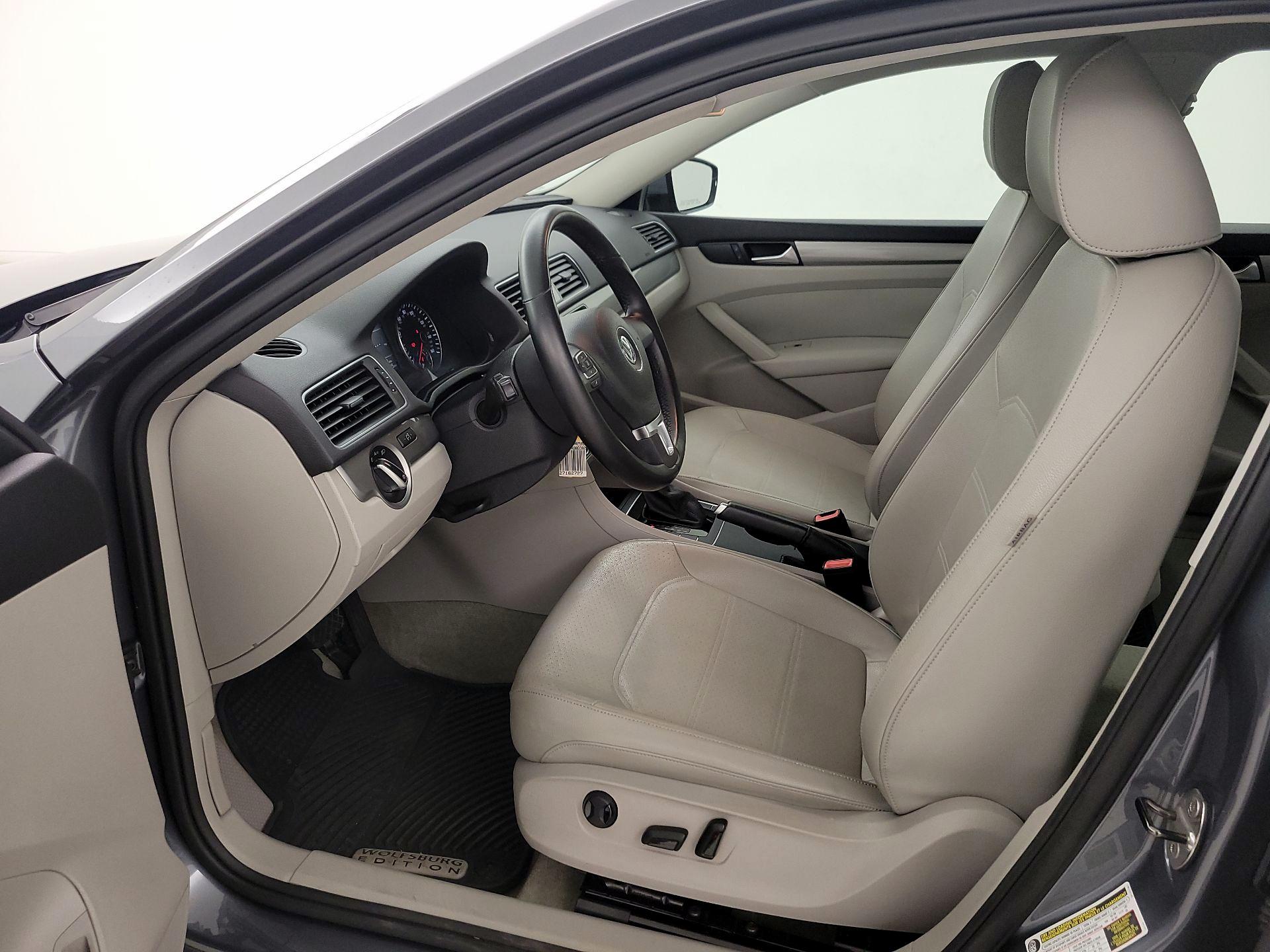 Thumbnail: 2014 Volkswagen Passat - 11