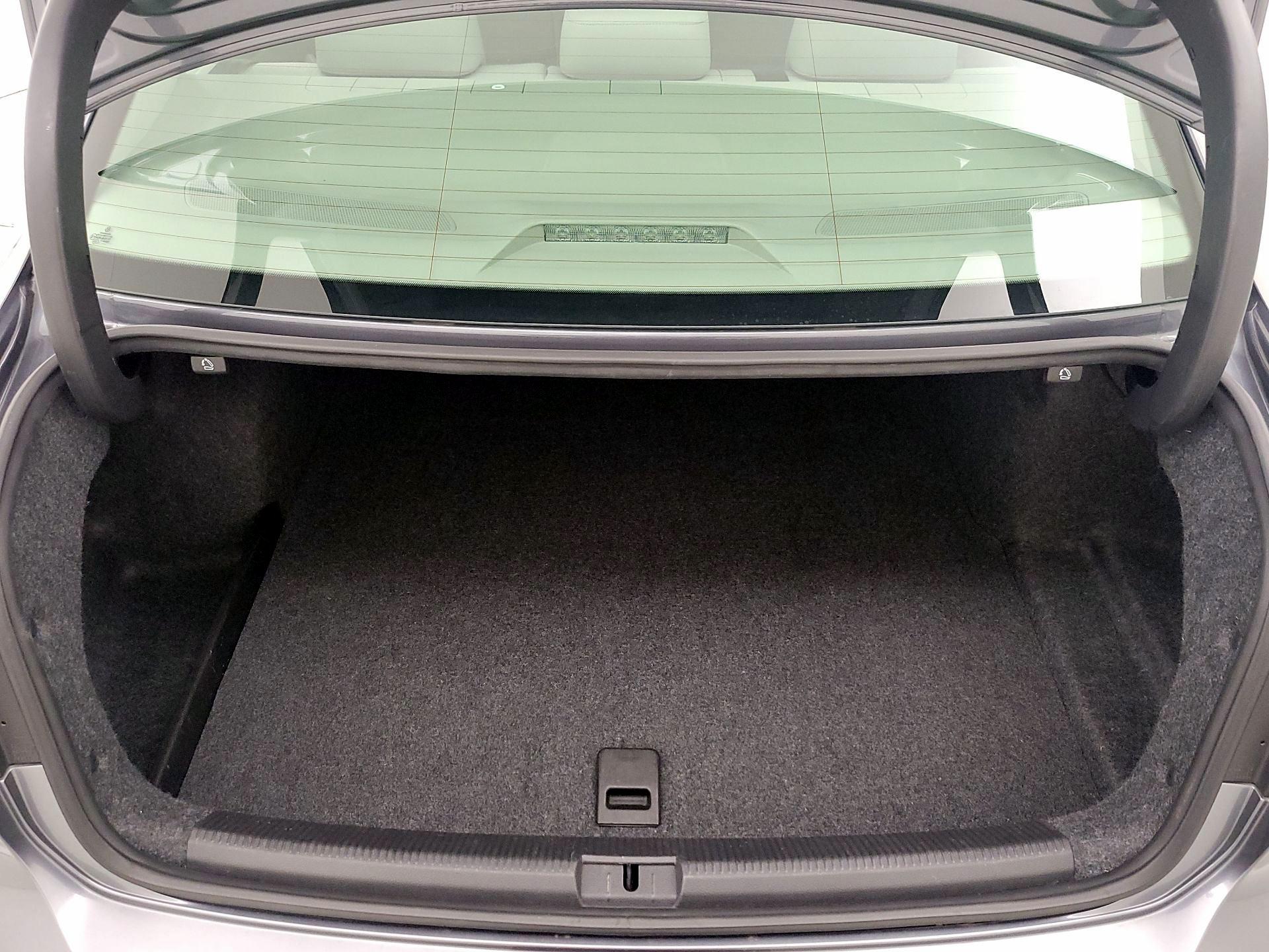 Thumbnail: 2014 Volkswagen Passat - 19