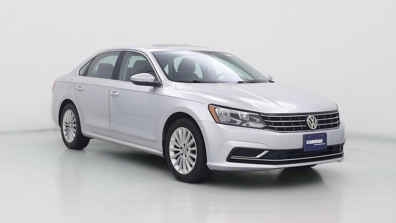 2016 Volkswagen Passat SE Hero Image