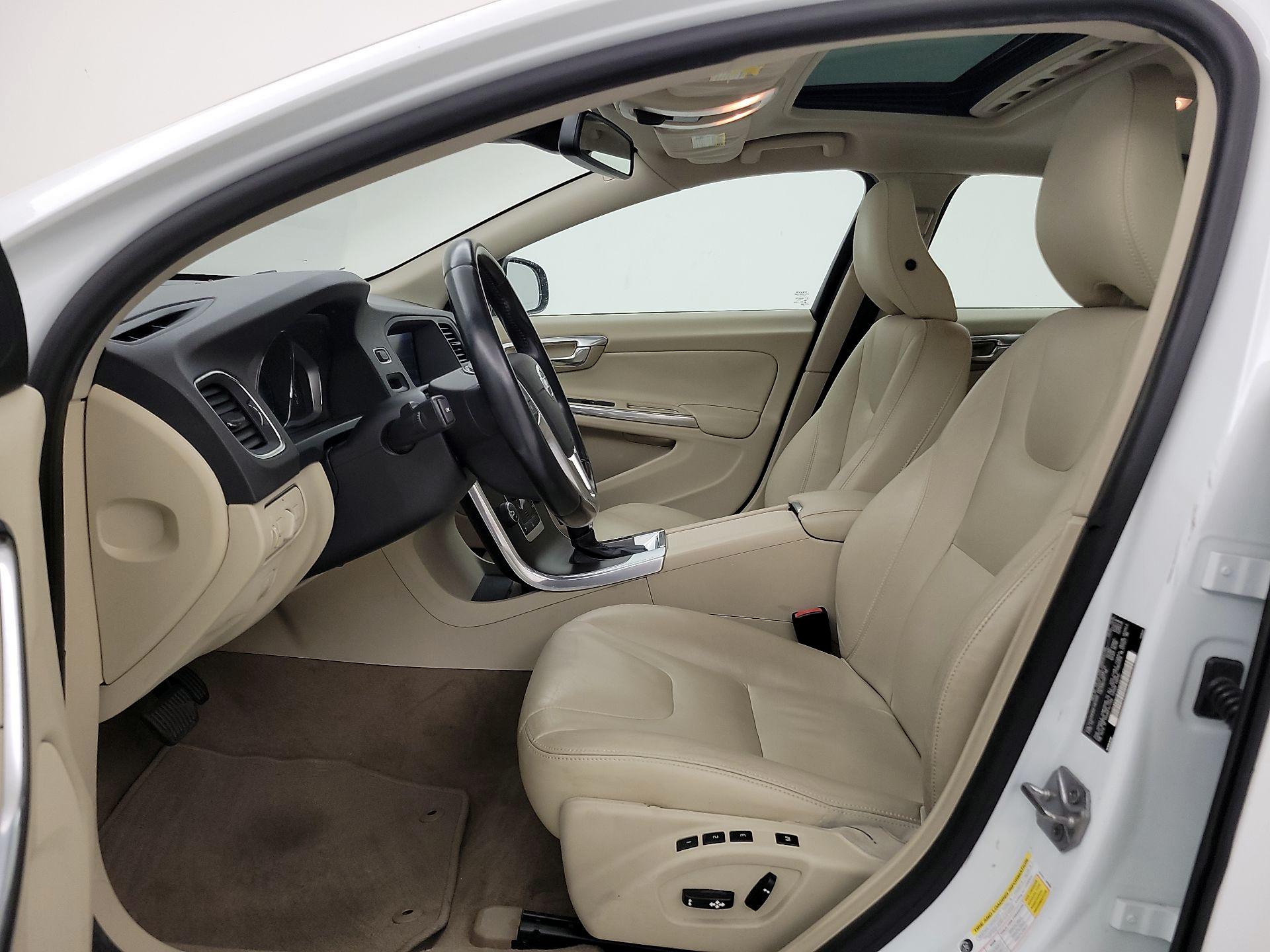 Thumbnail: 2015 Volvo S60 - 11