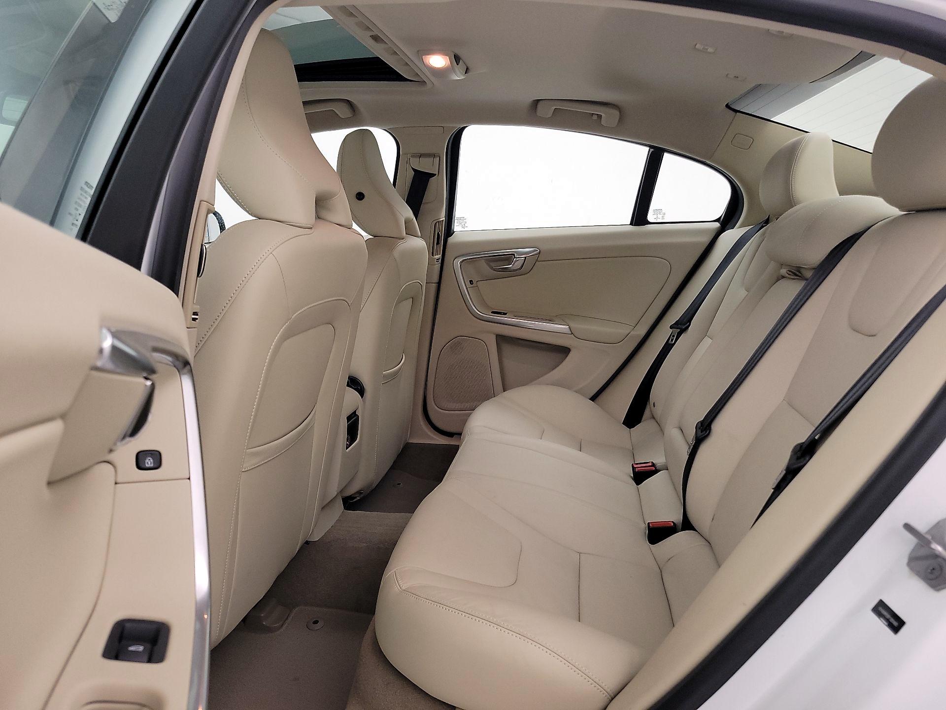 Thumbnail: 2015 Volvo S60 - 18