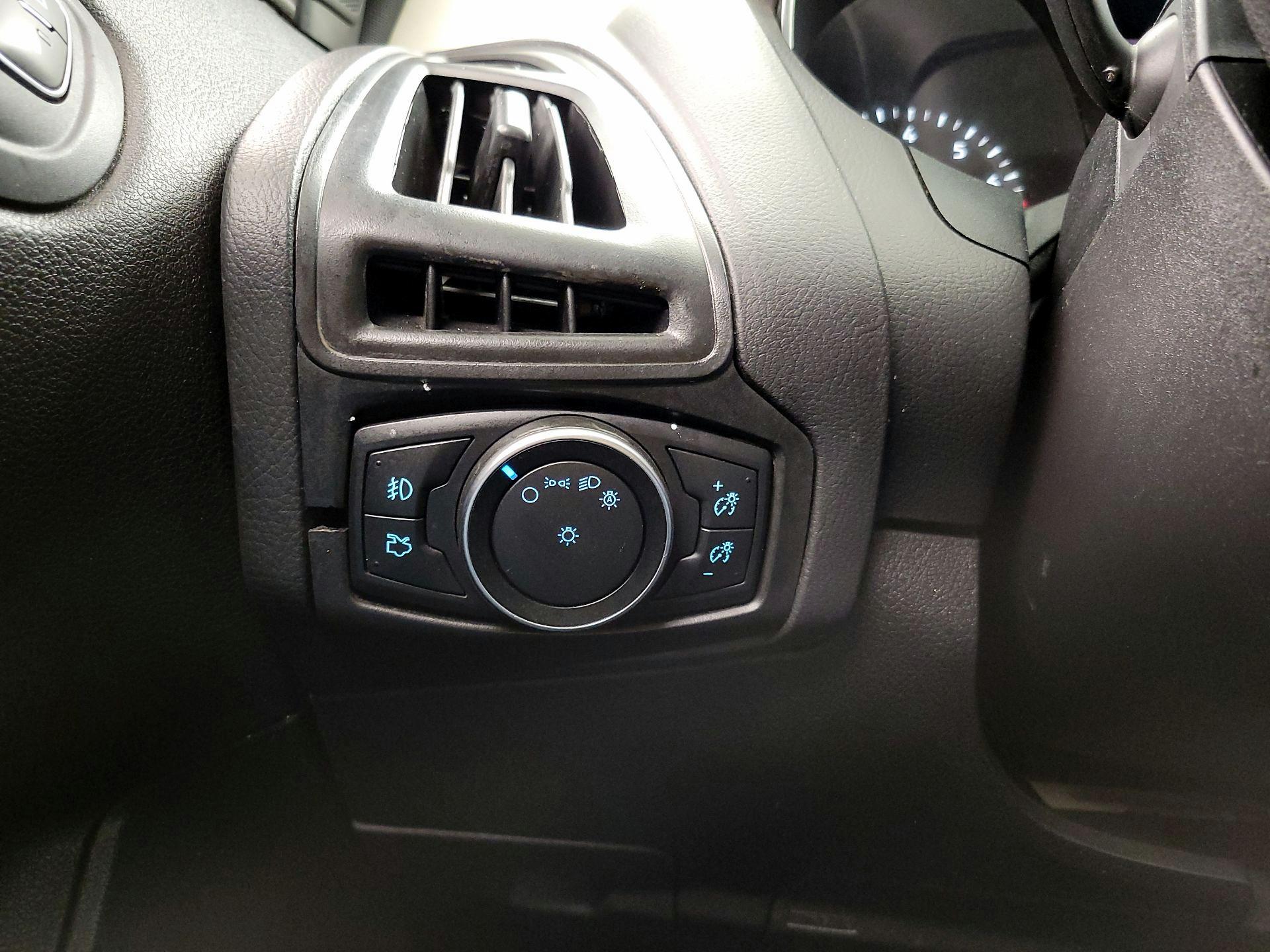 Thumbnail: 2018 Ford Focus - 13