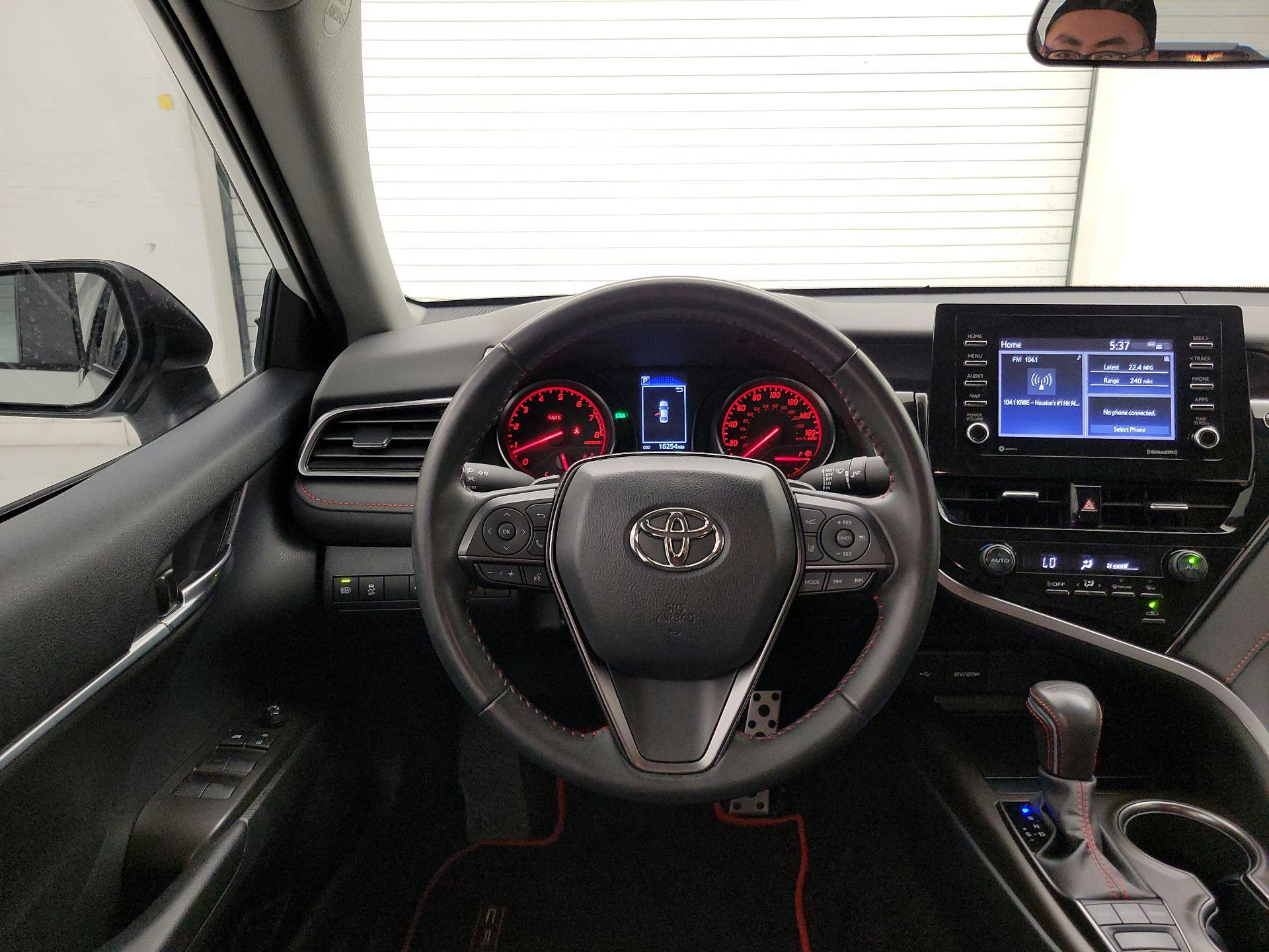 Thumbnail: 2022 Toyota Camry - 10