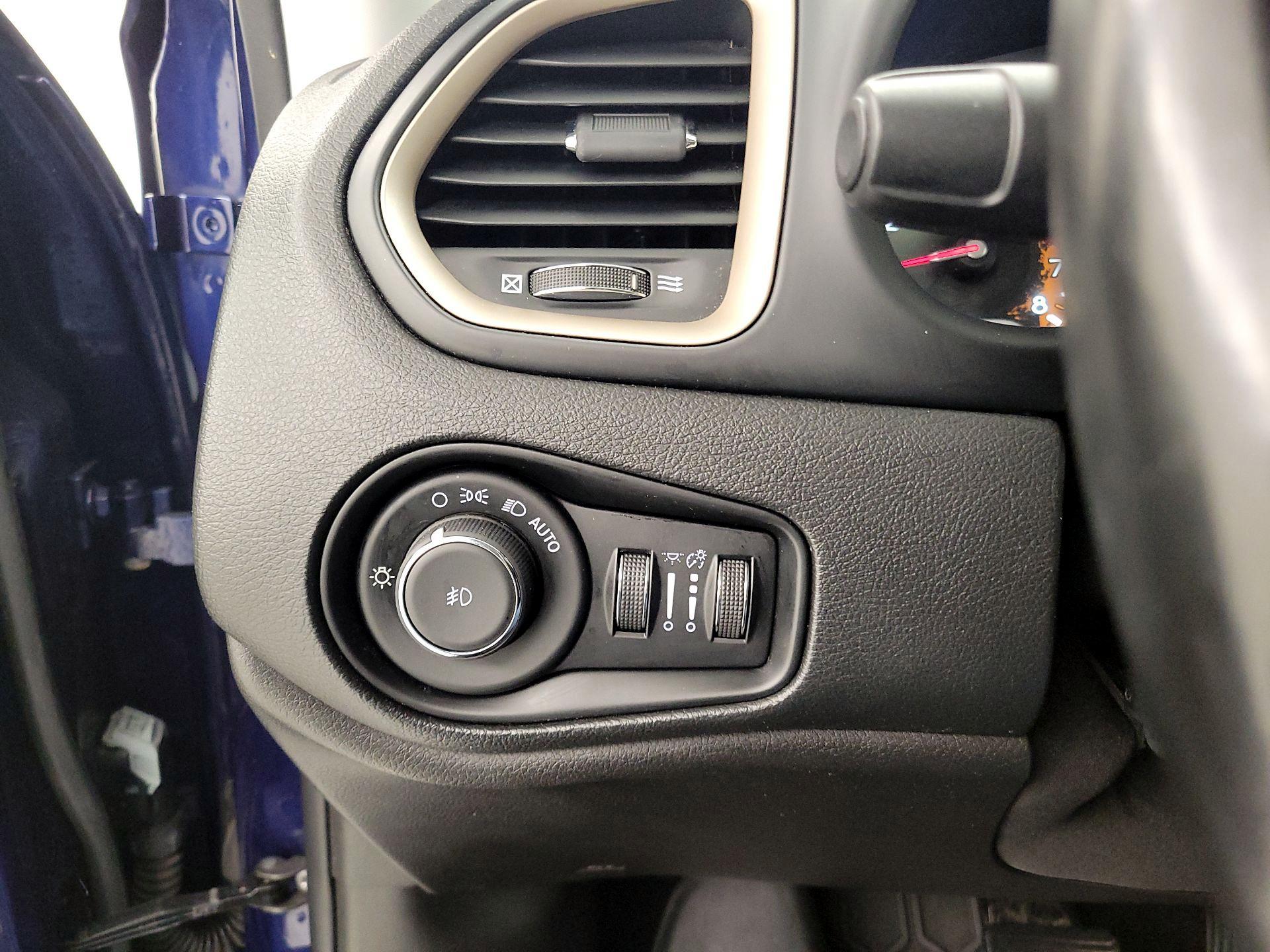 Thumbnail: 2017 Jeep Renegade - 13