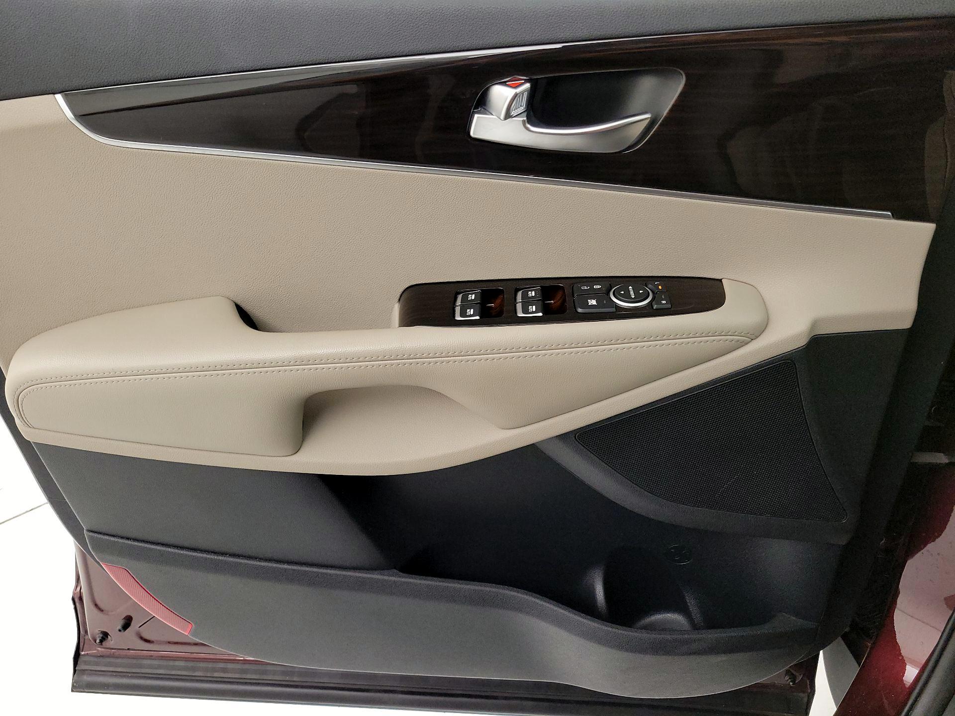 Thumbnail: 2019 Kia Sorento - 12