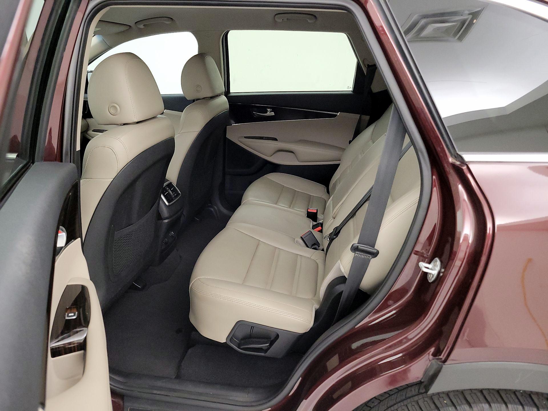 Thumbnail: 2019 Kia Sorento - 19