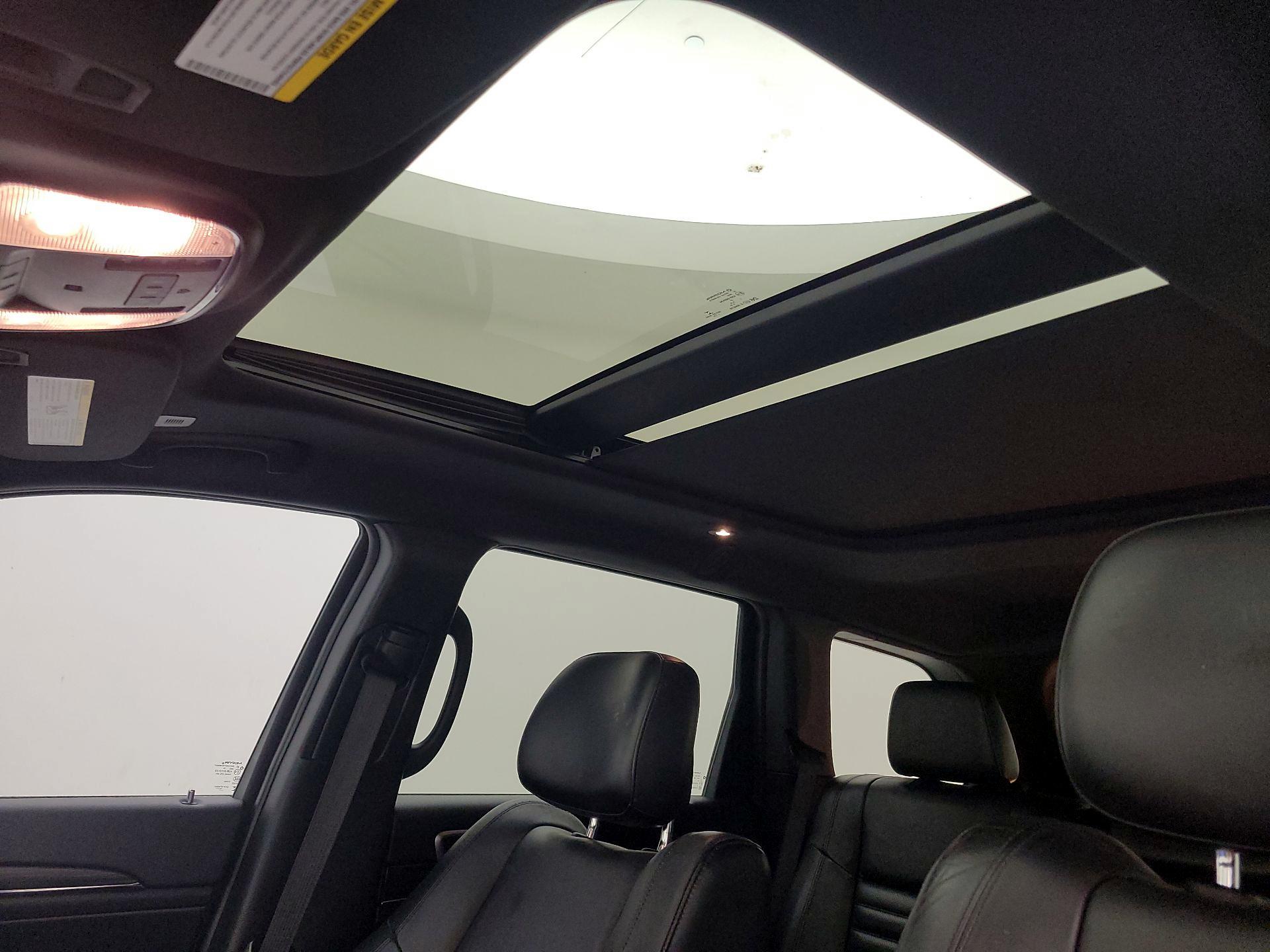 Thumbnail: 2020 Jeep Grand Cherokee - 20