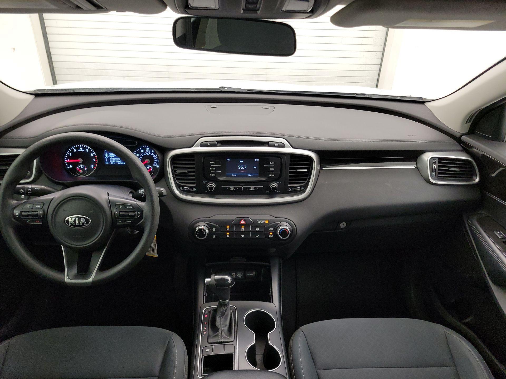 Thumbnail: 2017 Kia Sorento - 9