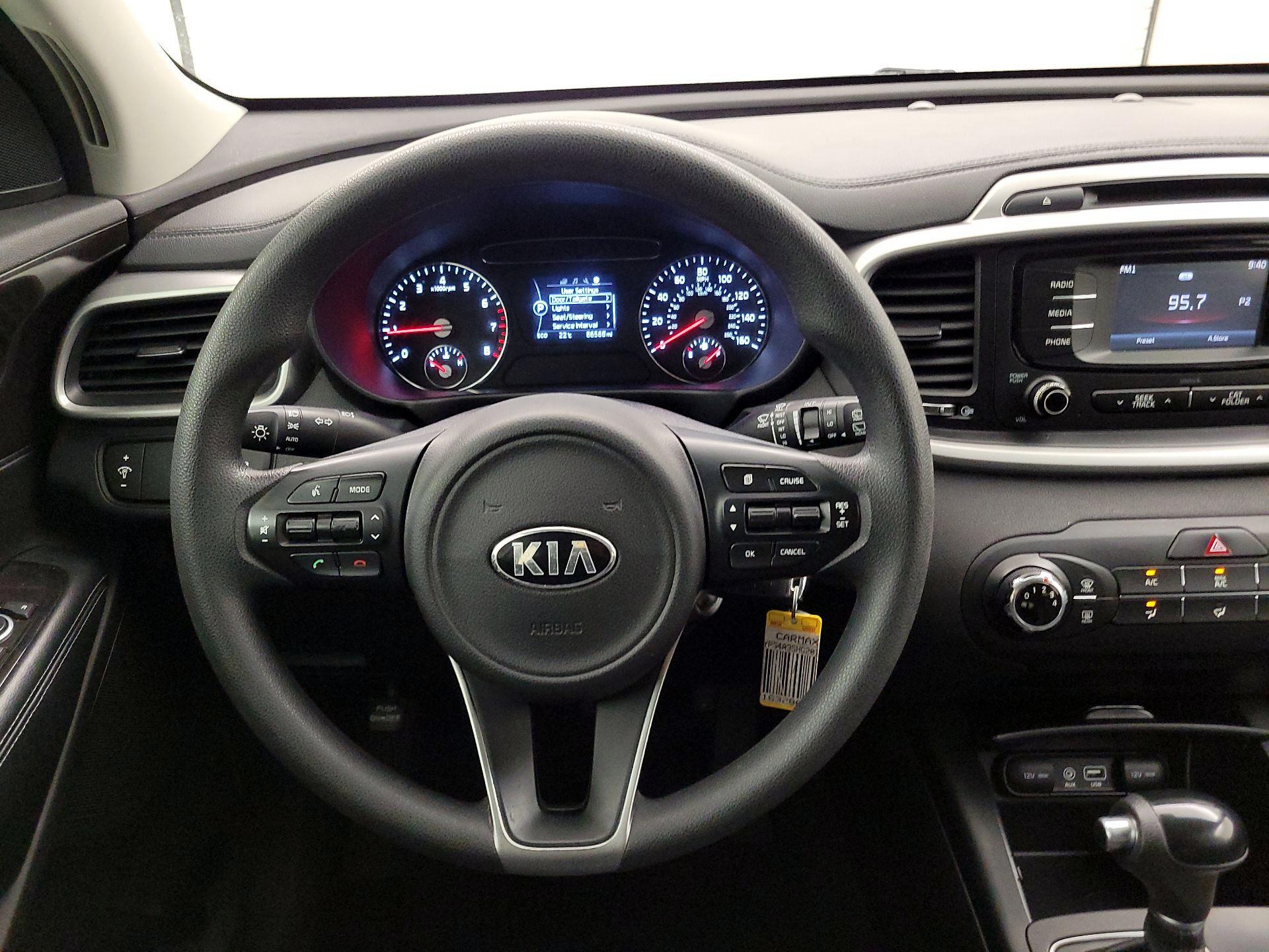 Thumbnail: 2017 Kia Sorento - 10