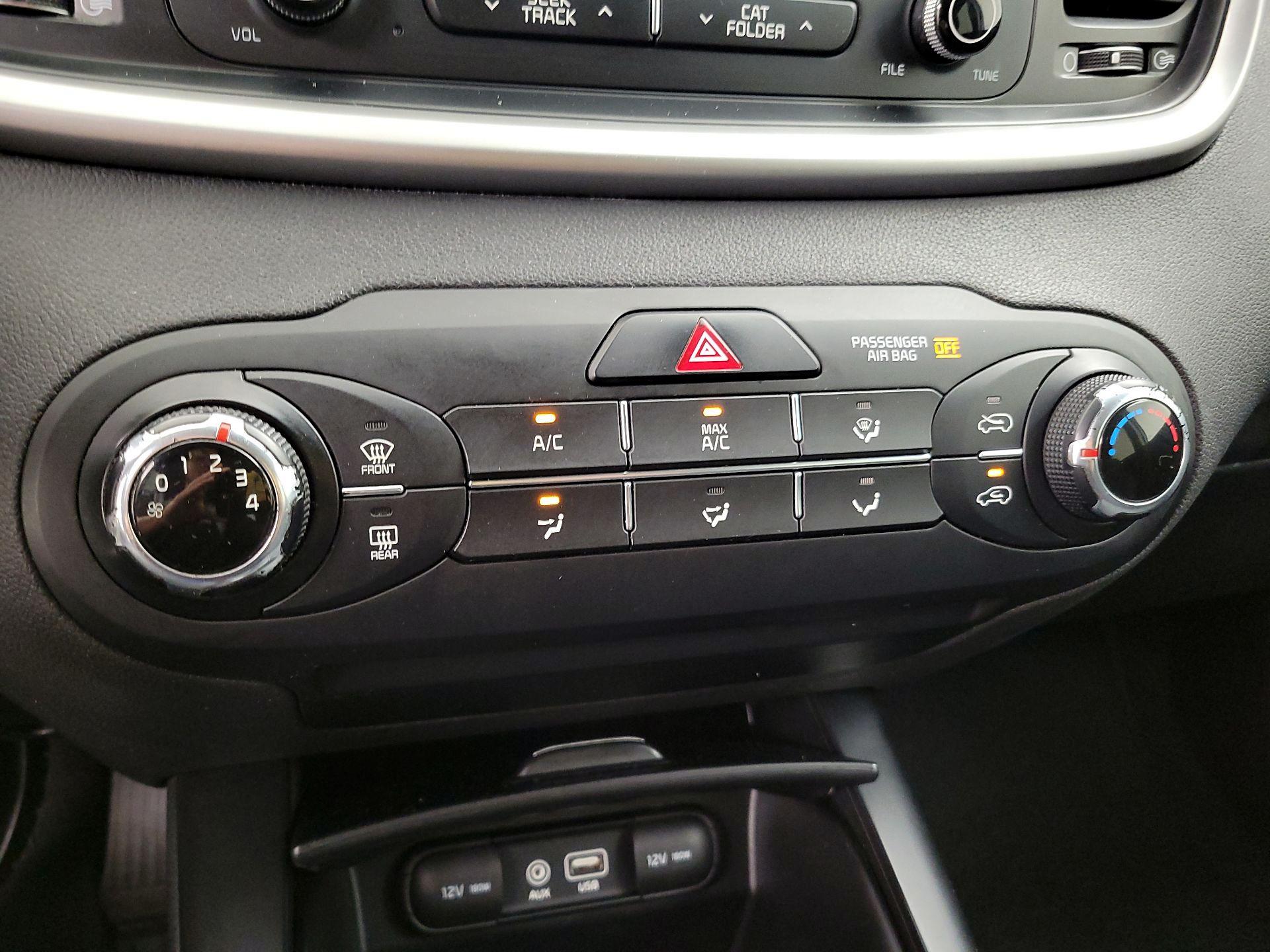 Thumbnail: 2017 Kia Sorento - 16