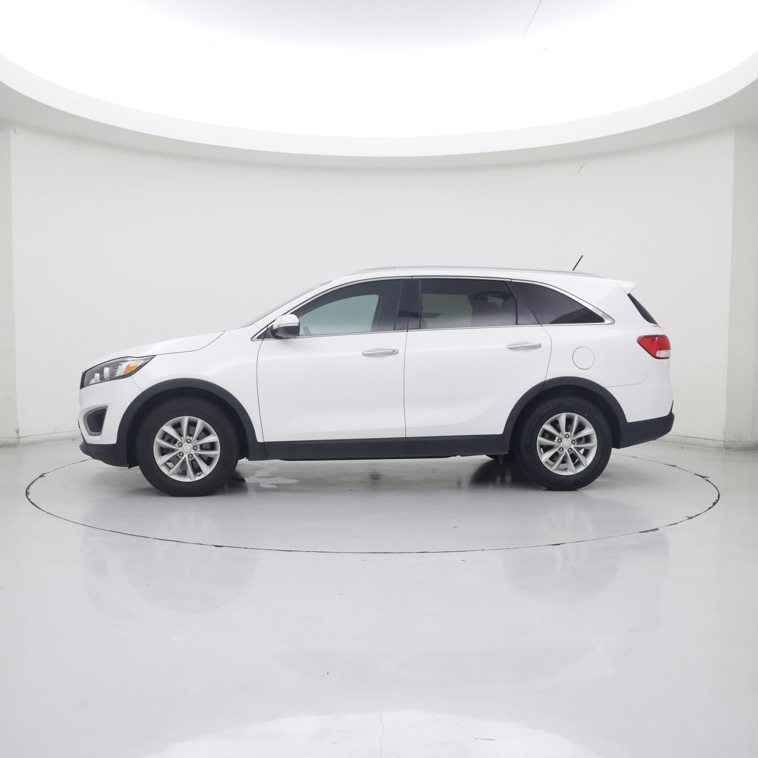 Thumbnail: 2017 Kia Sorento - 3