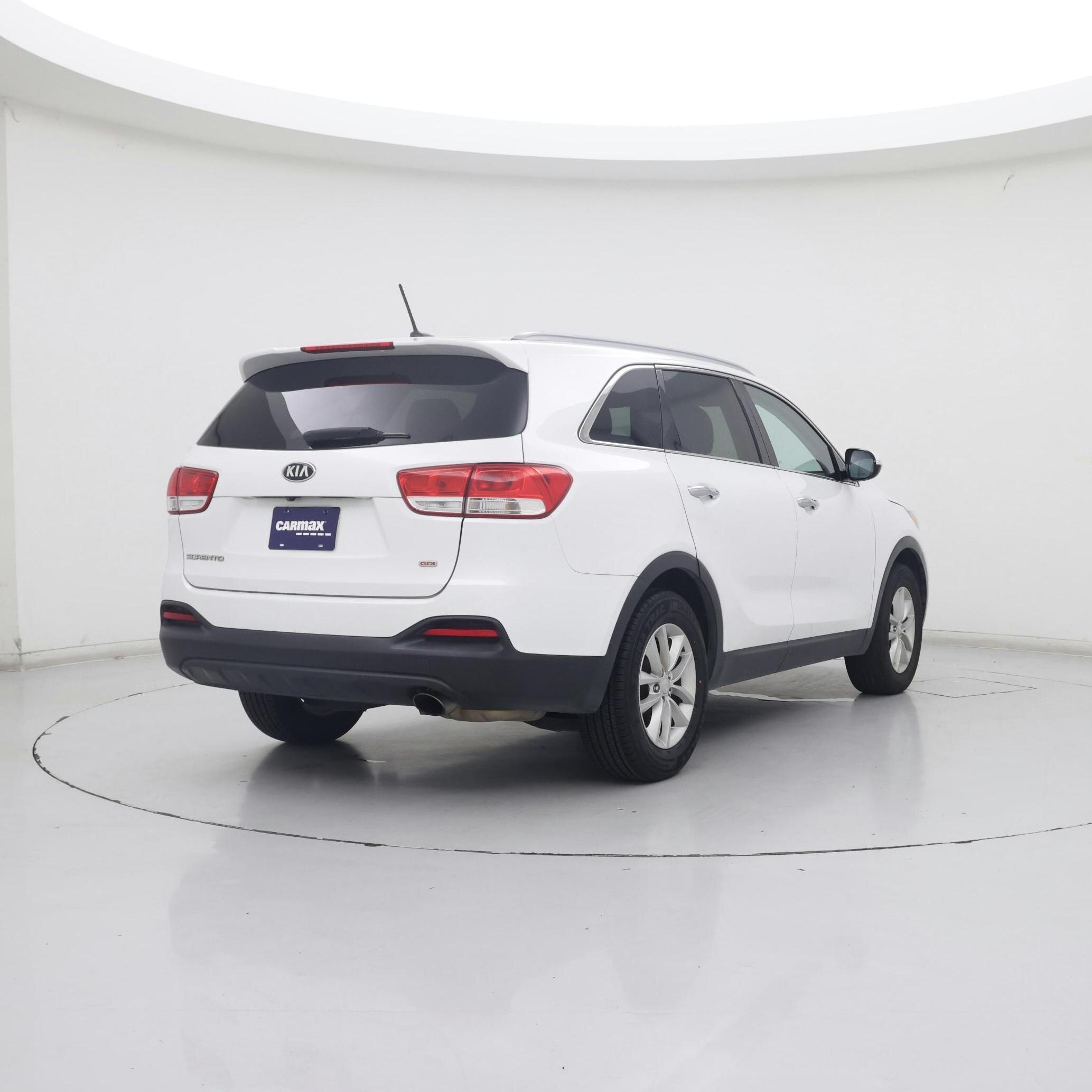 Thumbnail: 2017 Kia Sorento - 8