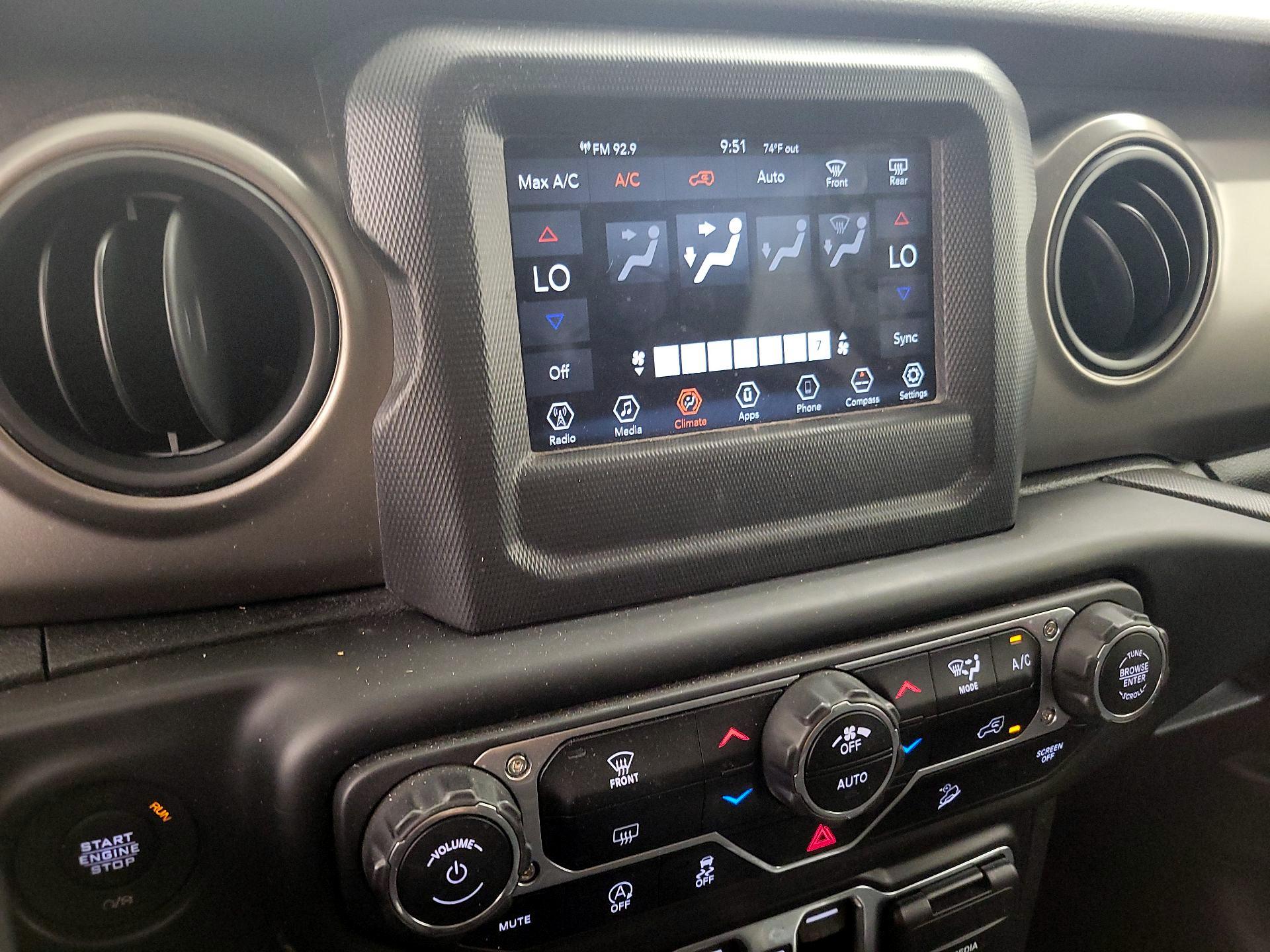 Thumbnail: 2018 Jeep Wrangler - 16