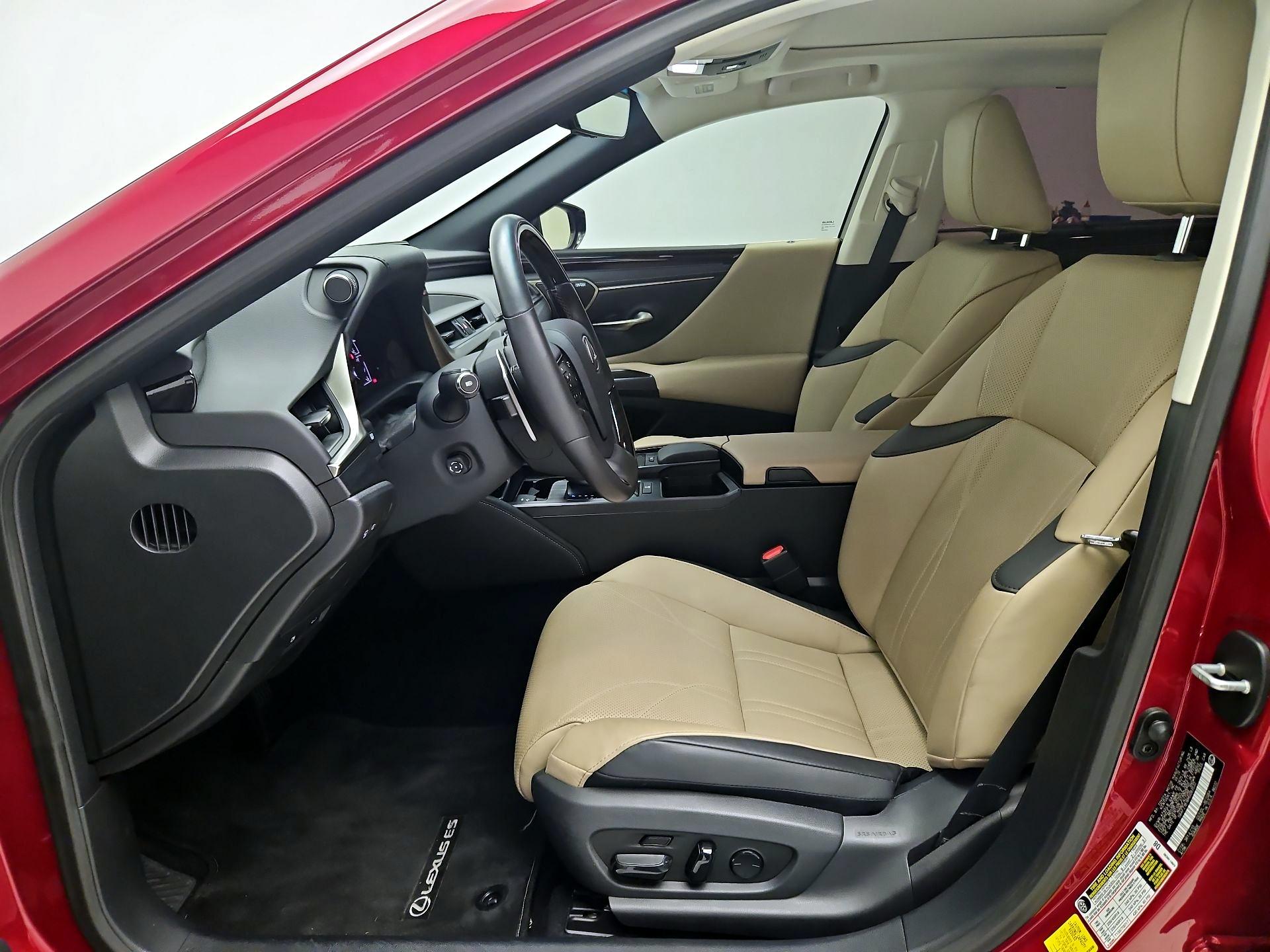 Thumbnail: 2021 Lexus ES - 12