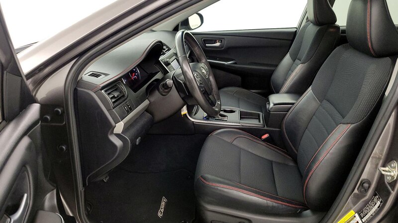 2017 Toyota Camry SE 11