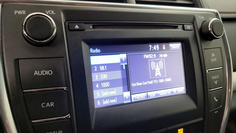 2017 Toyota Camry SE 15