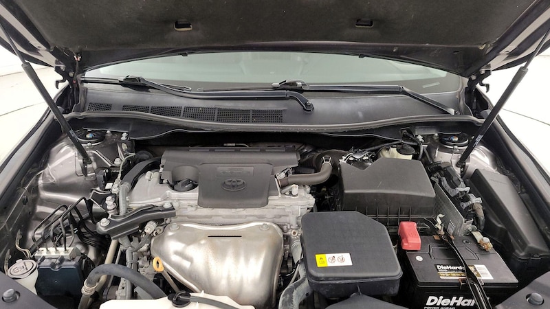 2017 Toyota Camry SE 21