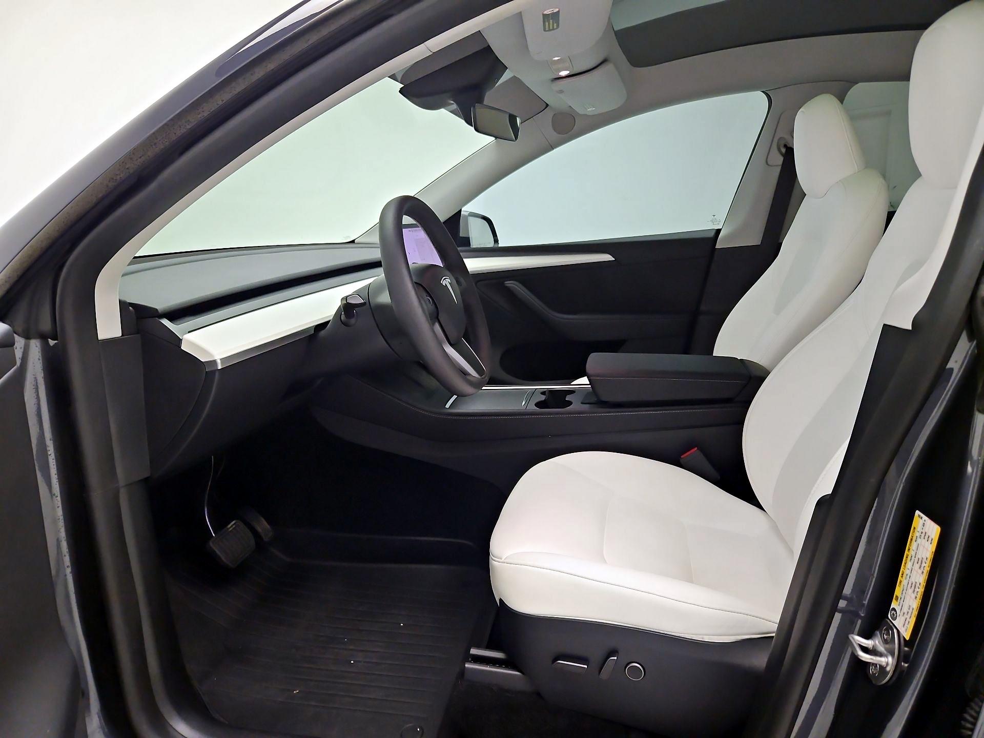 Thumbnail: 2023 Tesla Model Y - 11