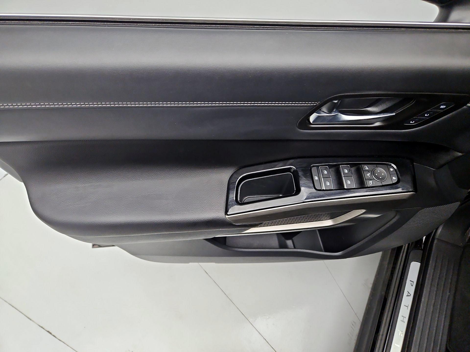 Thumbnail: 2023 Nissan Pathfinder - 12
