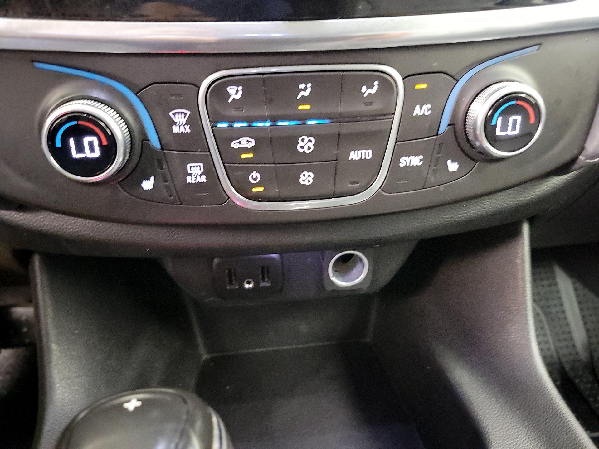 Thumbnail: 2019 Chevrolet Traverse - 16