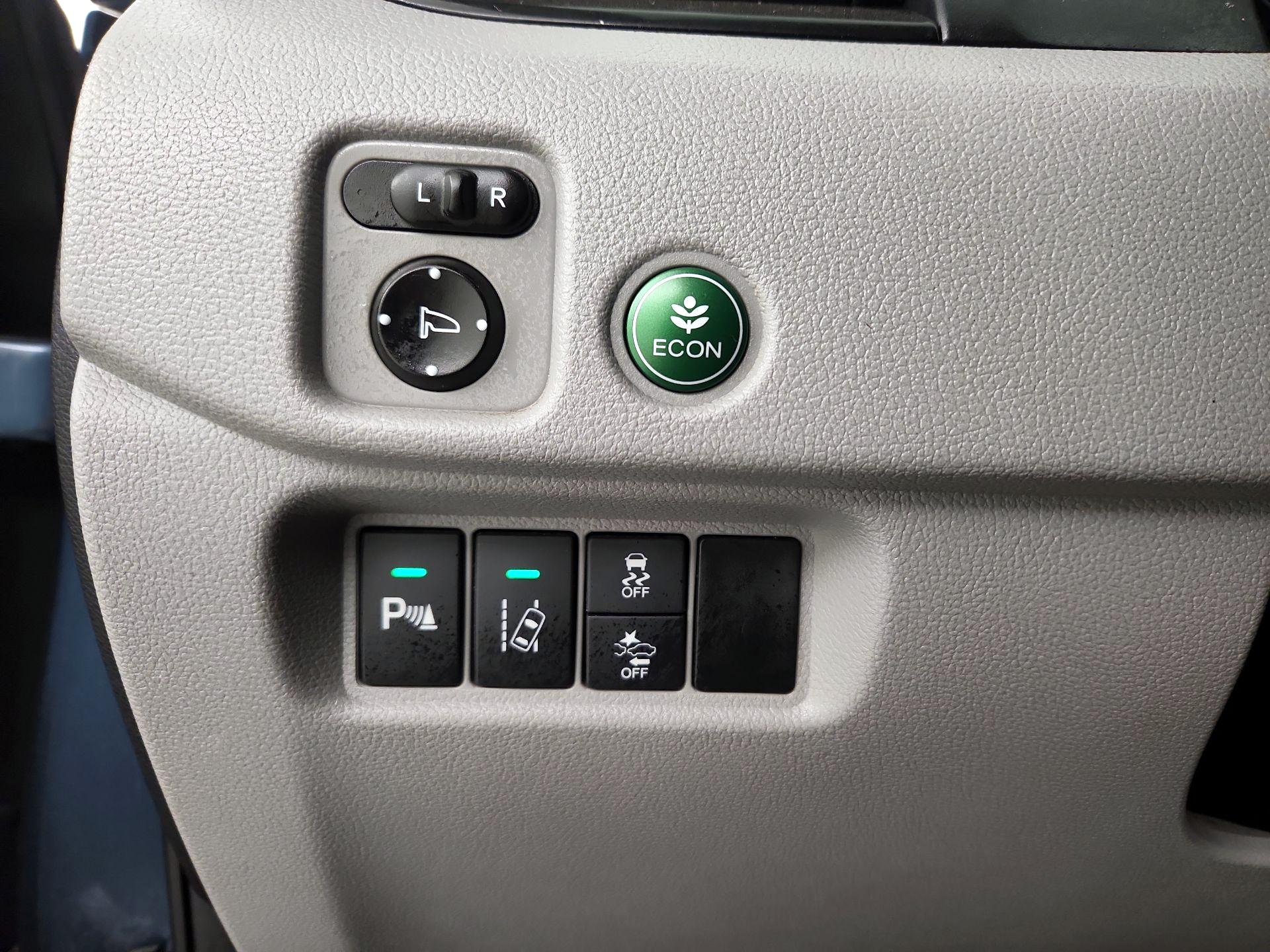 Thumbnail: 2016 Honda Pilot - 13