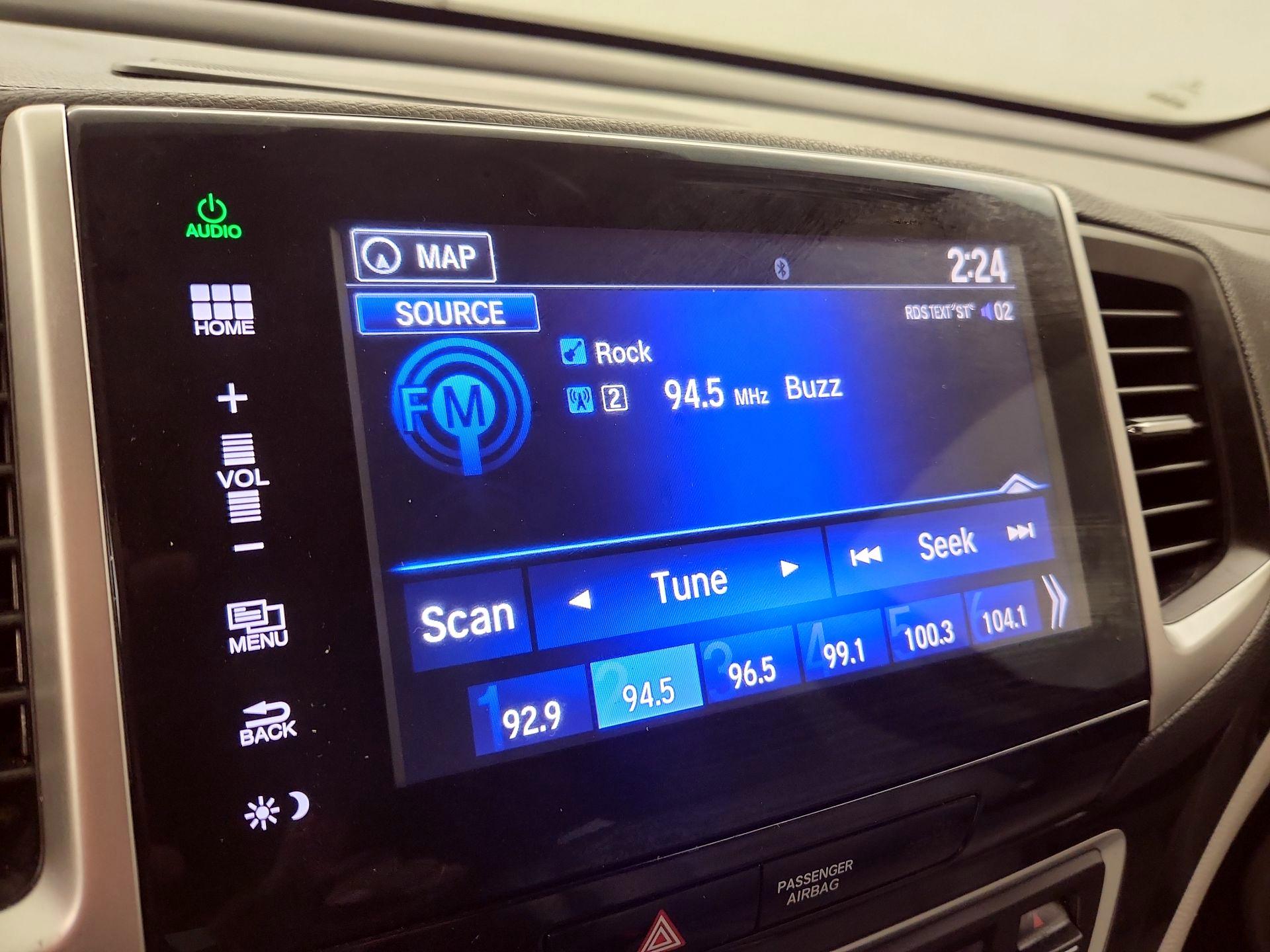 Thumbnail: 2016 Honda Pilot - 16