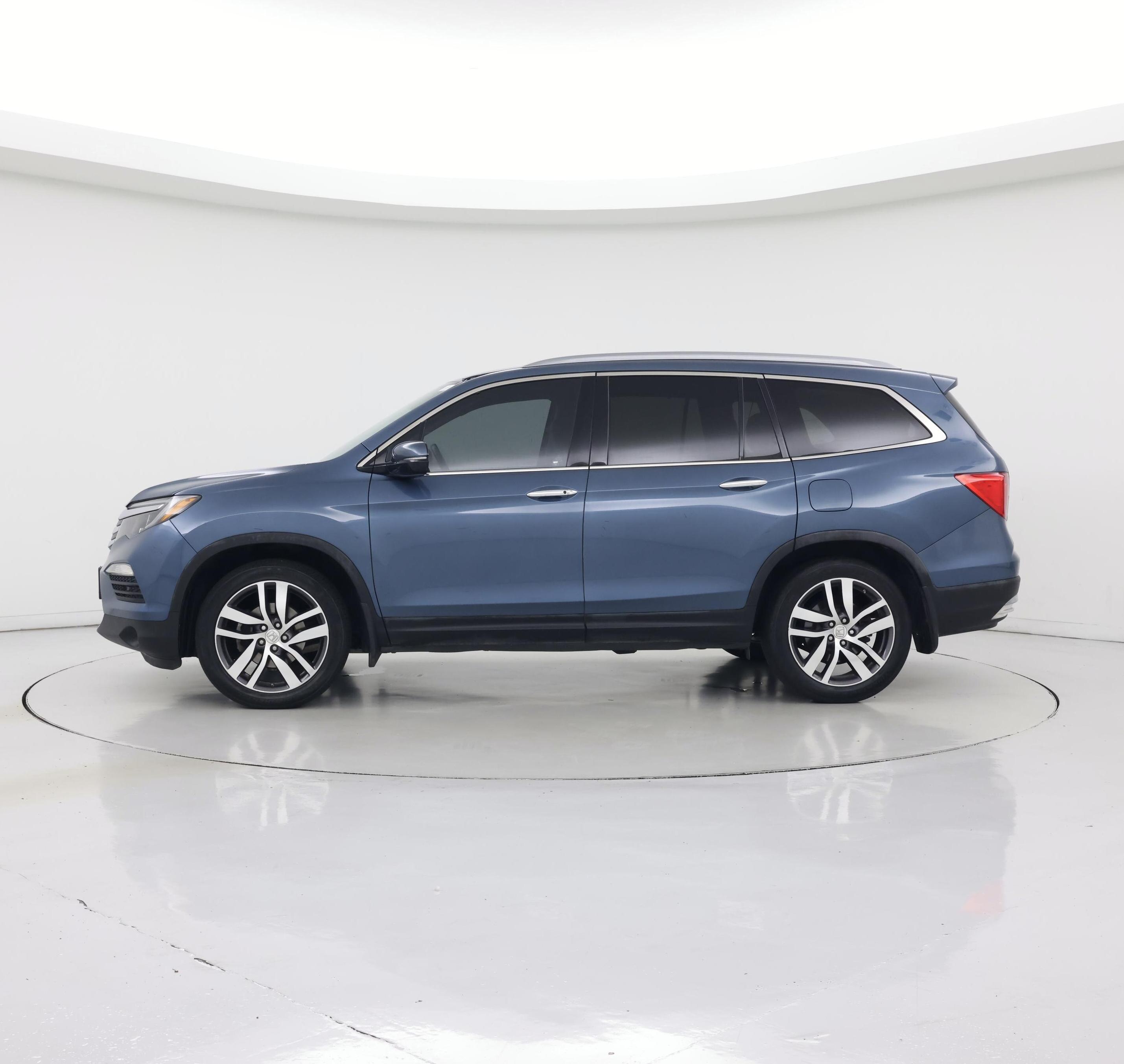 Thumbnail: 2016 Honda Pilot - 3
