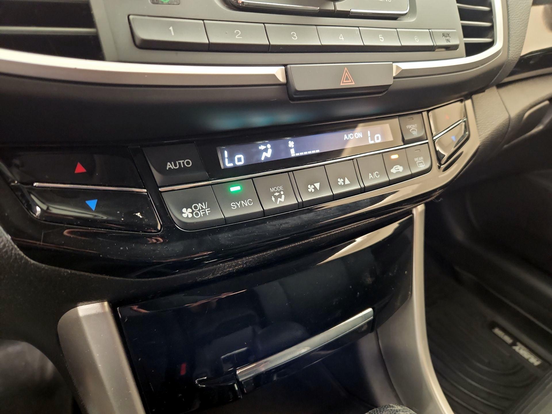 Thumbnail: 2016 Honda Accord - 16