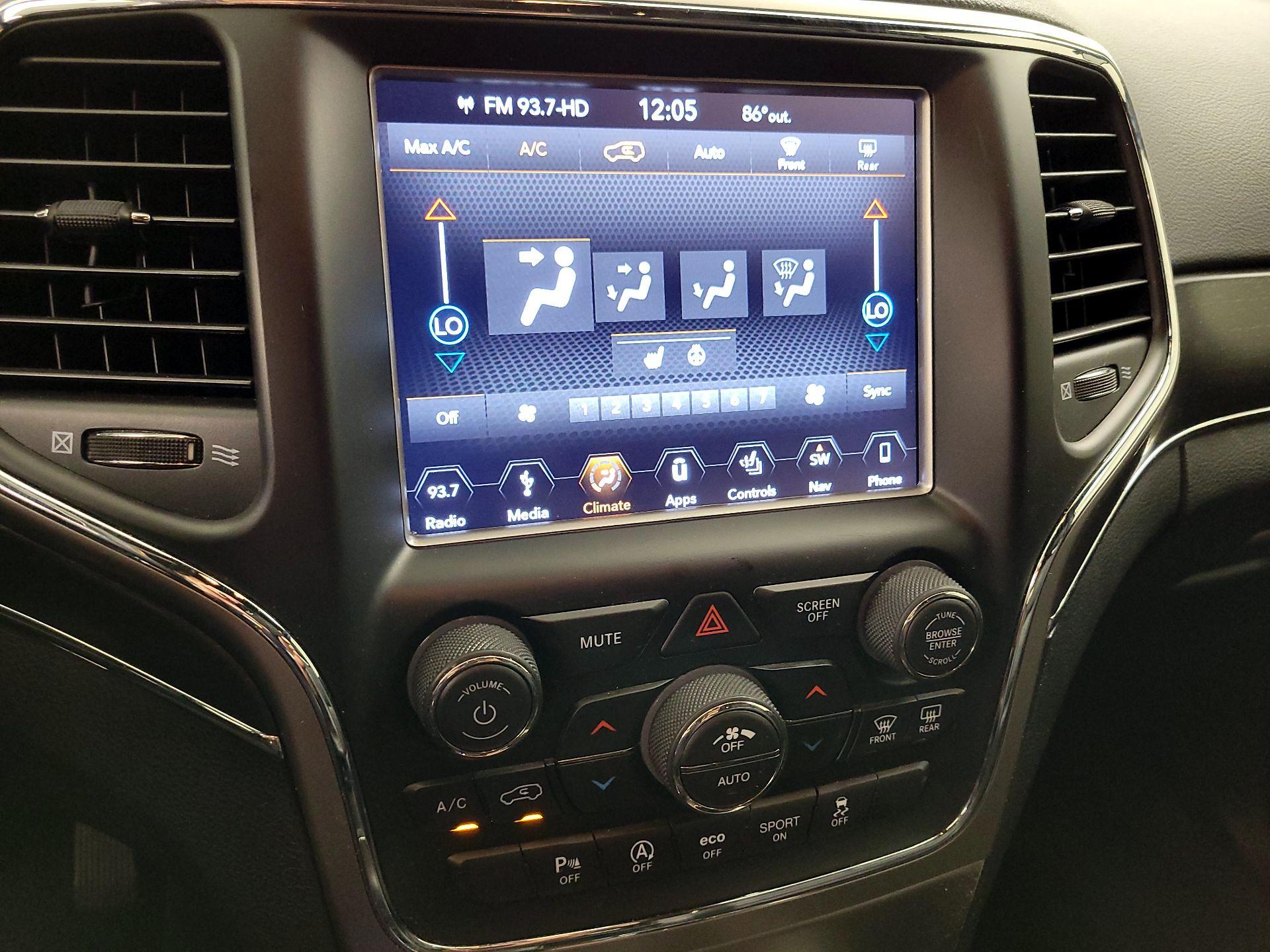 Thumbnail: 2018 Jeep Grand Cherokee - 17