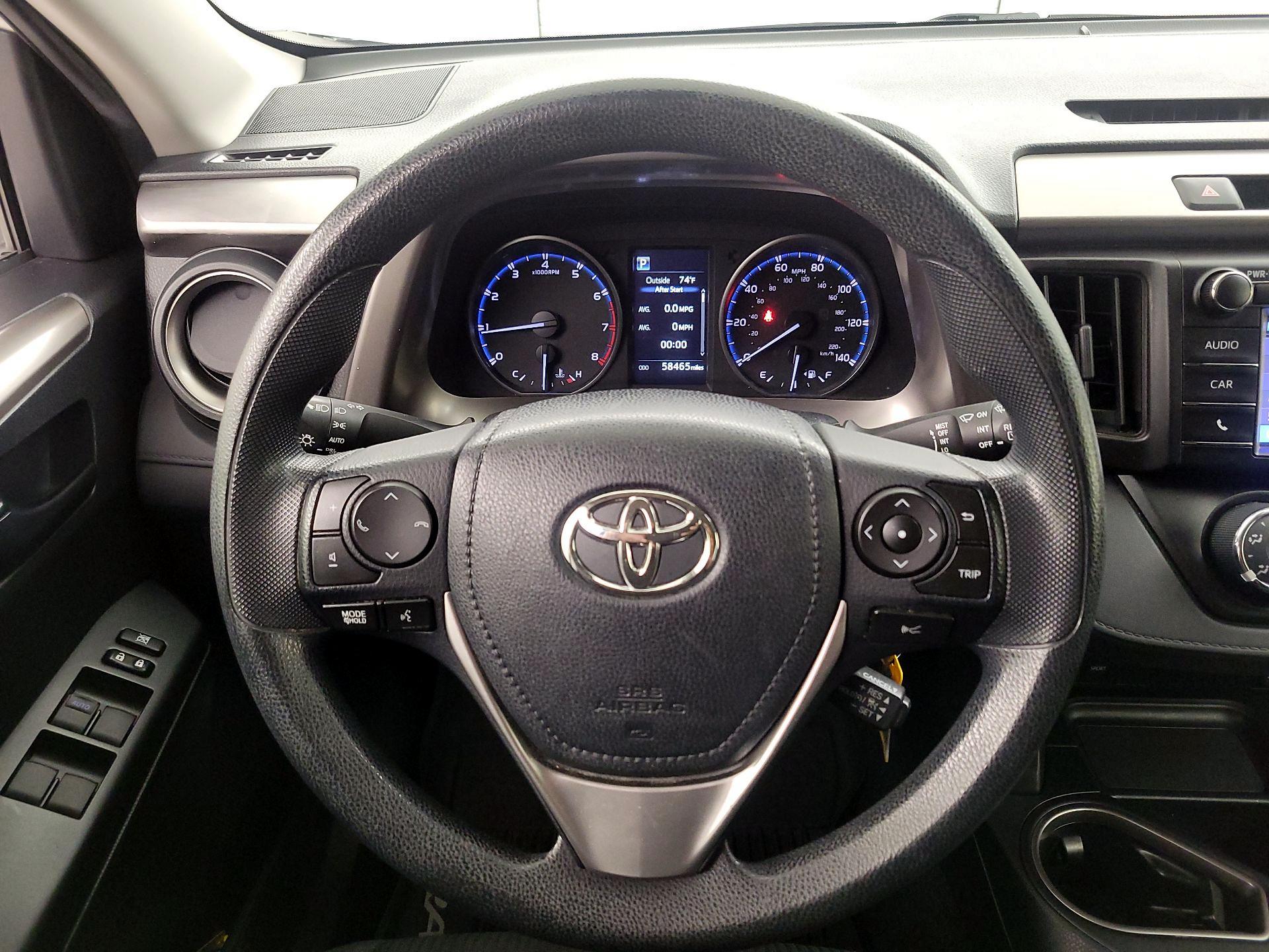 Thumbnail: 2018 Toyota RAV4 - 10