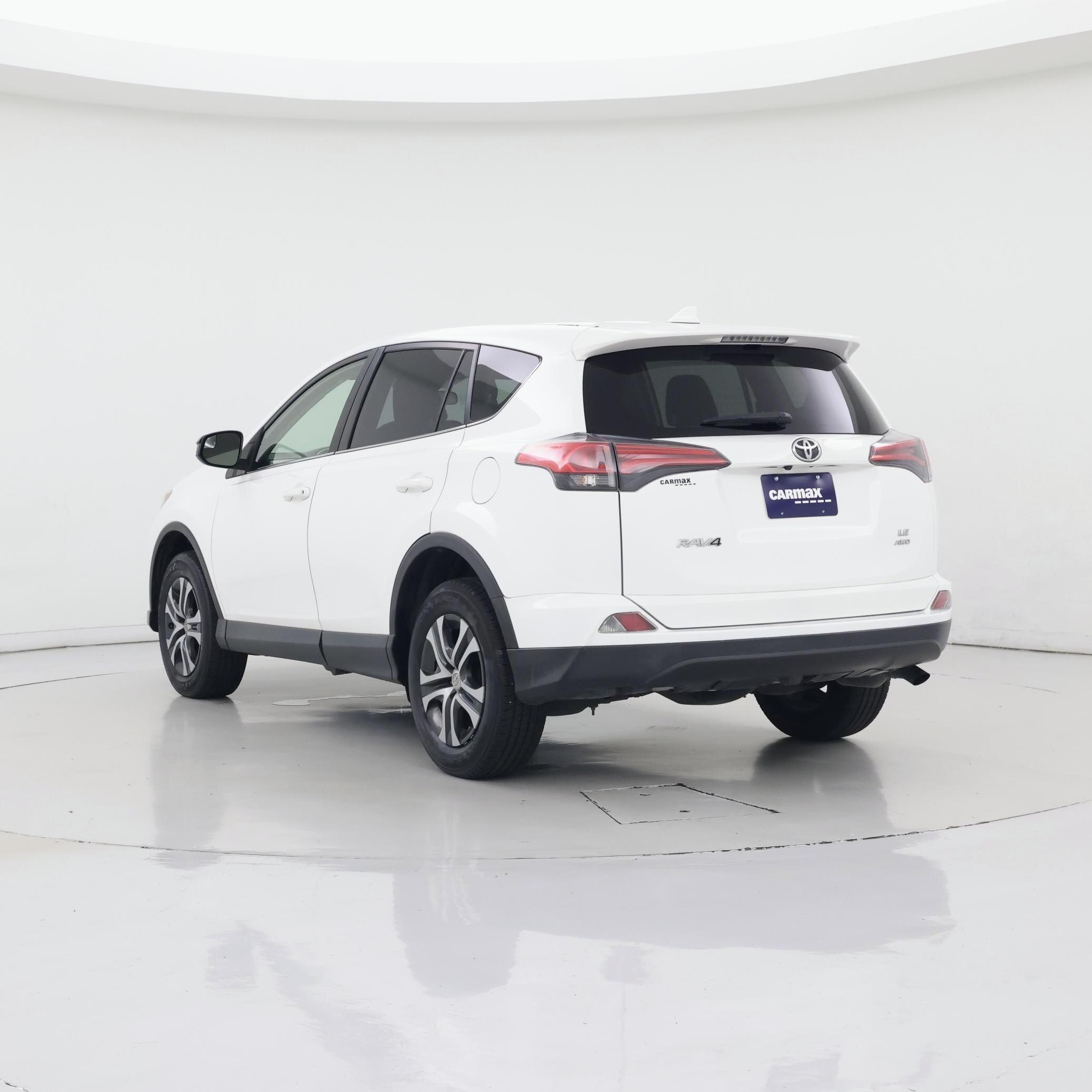Thumbnail: 2018 Toyota RAV4 - 2