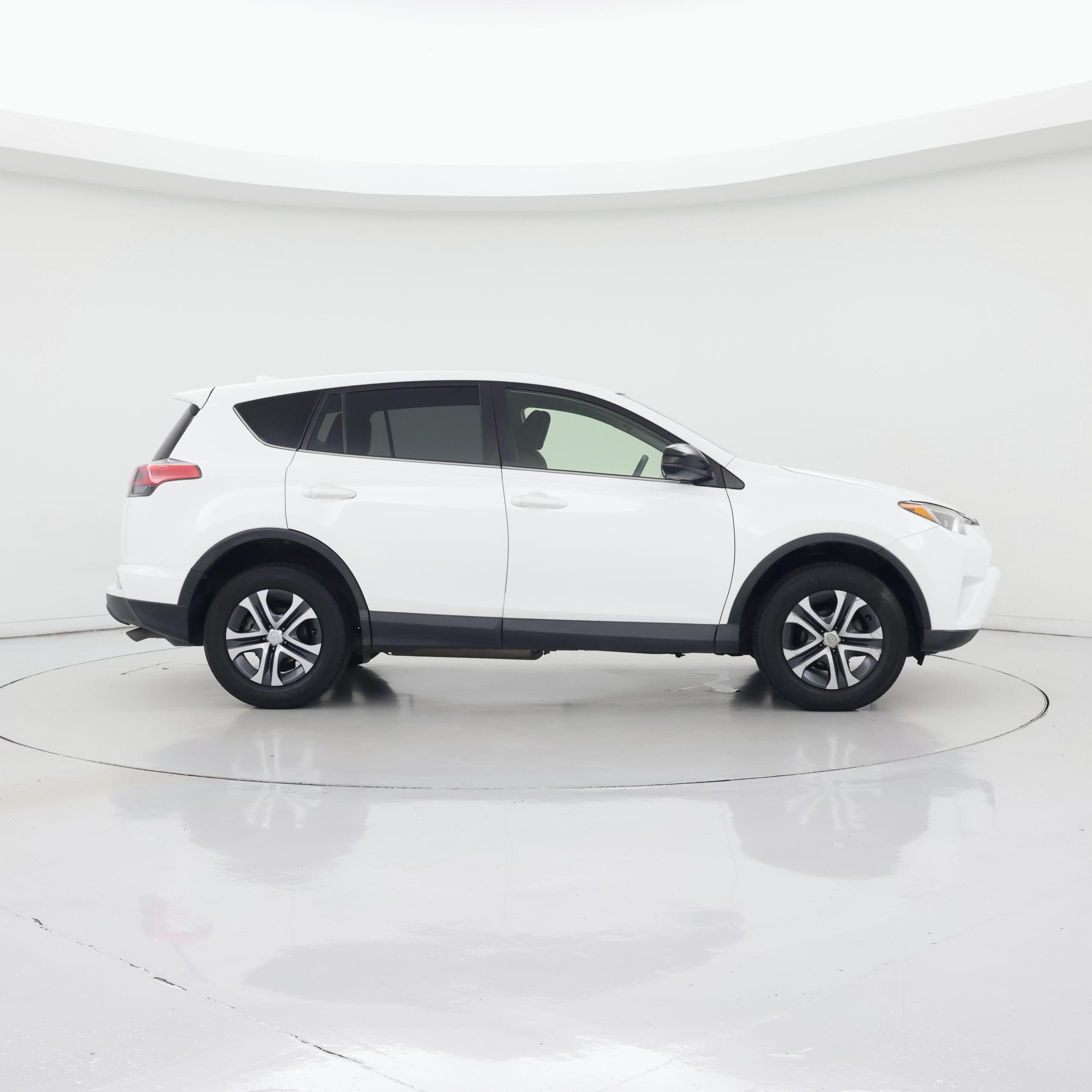 Thumbnail: 2018 Toyota RAV4 - 7