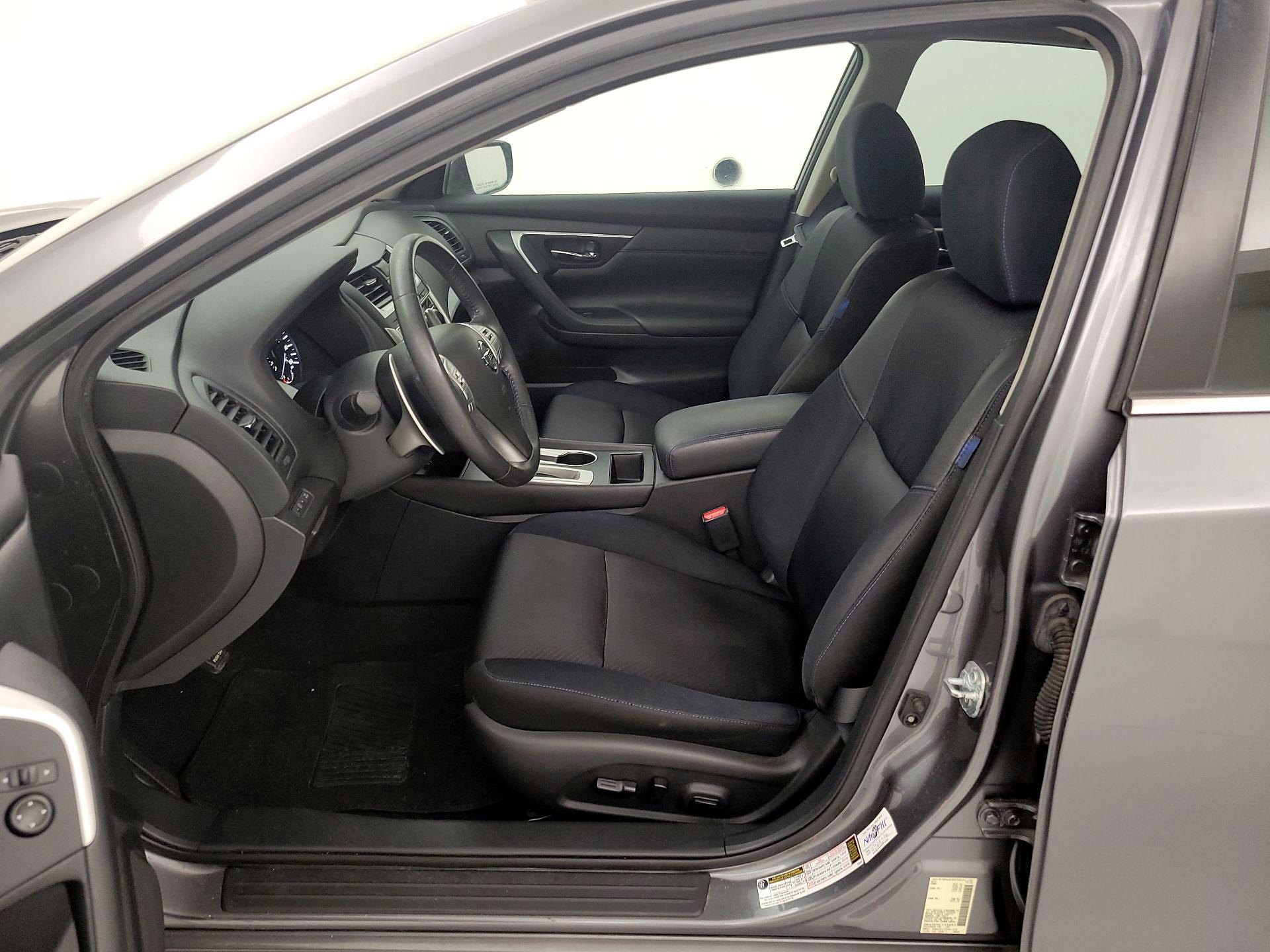 Thumbnail: 2016 Nissan Altima - 11