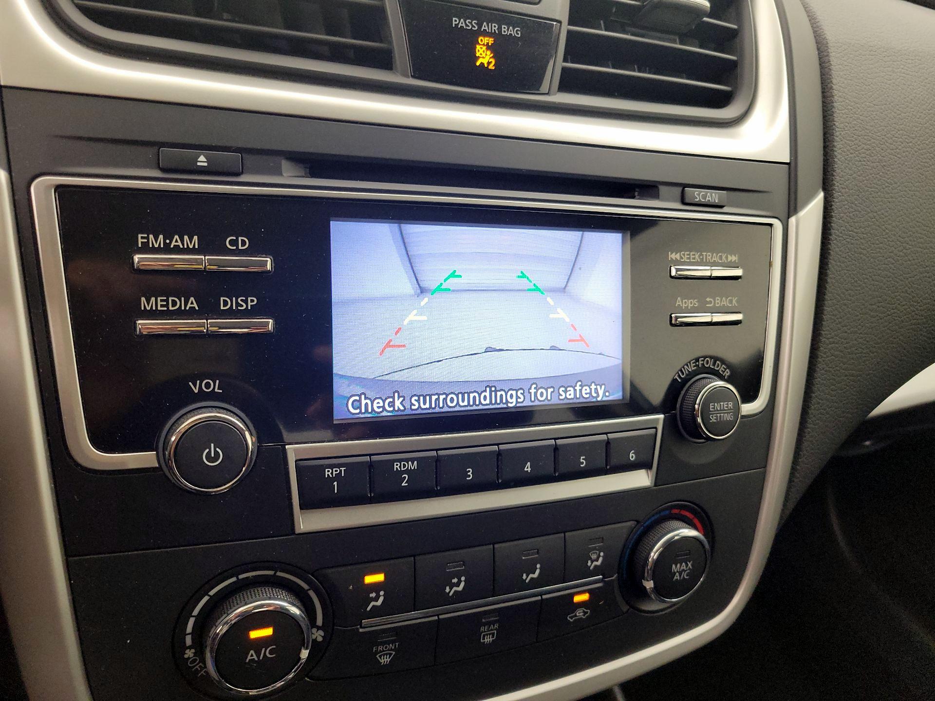 Thumbnail: 2016 Nissan Altima - 14