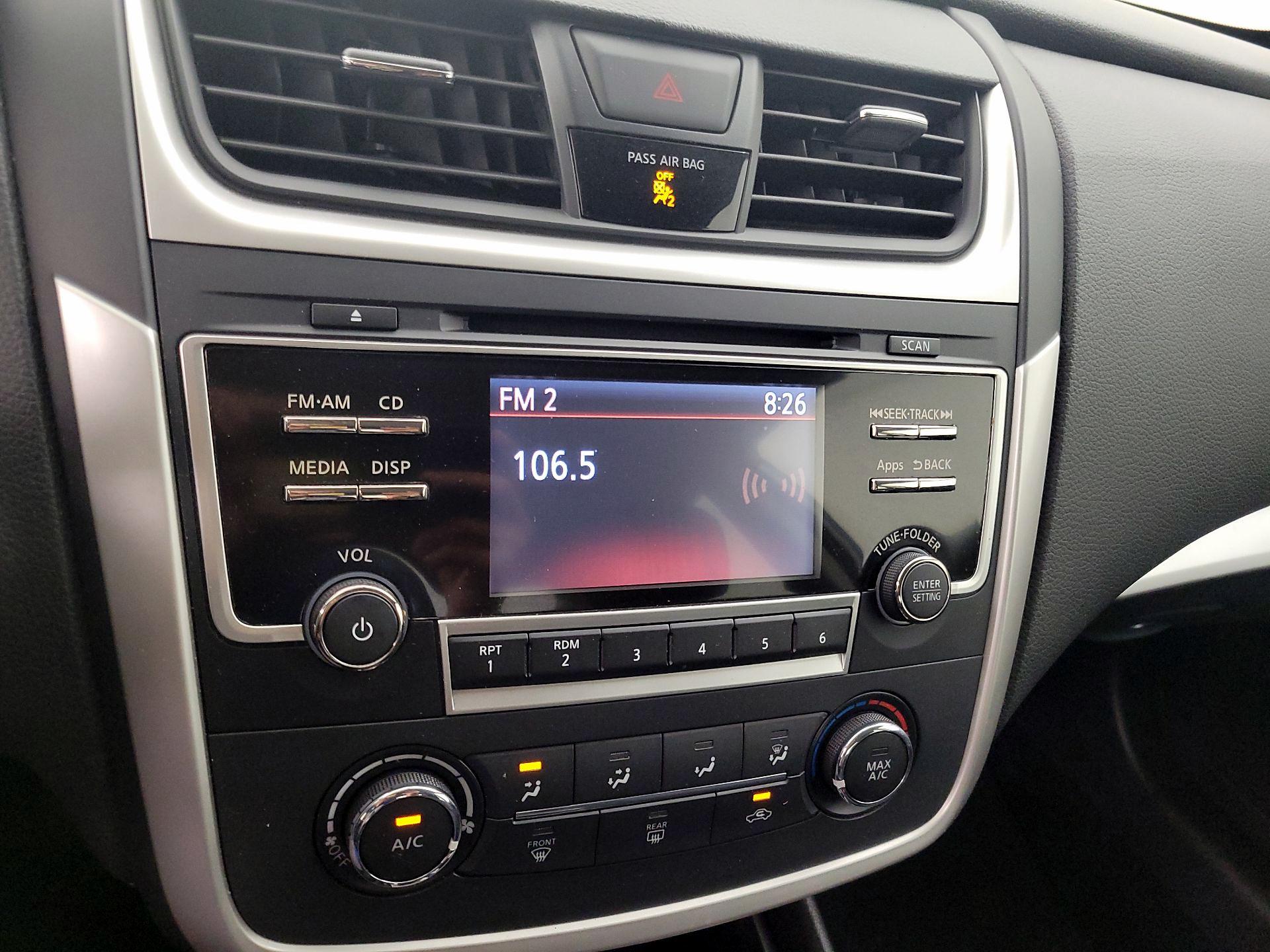 Thumbnail: 2016 Nissan Altima - 15
